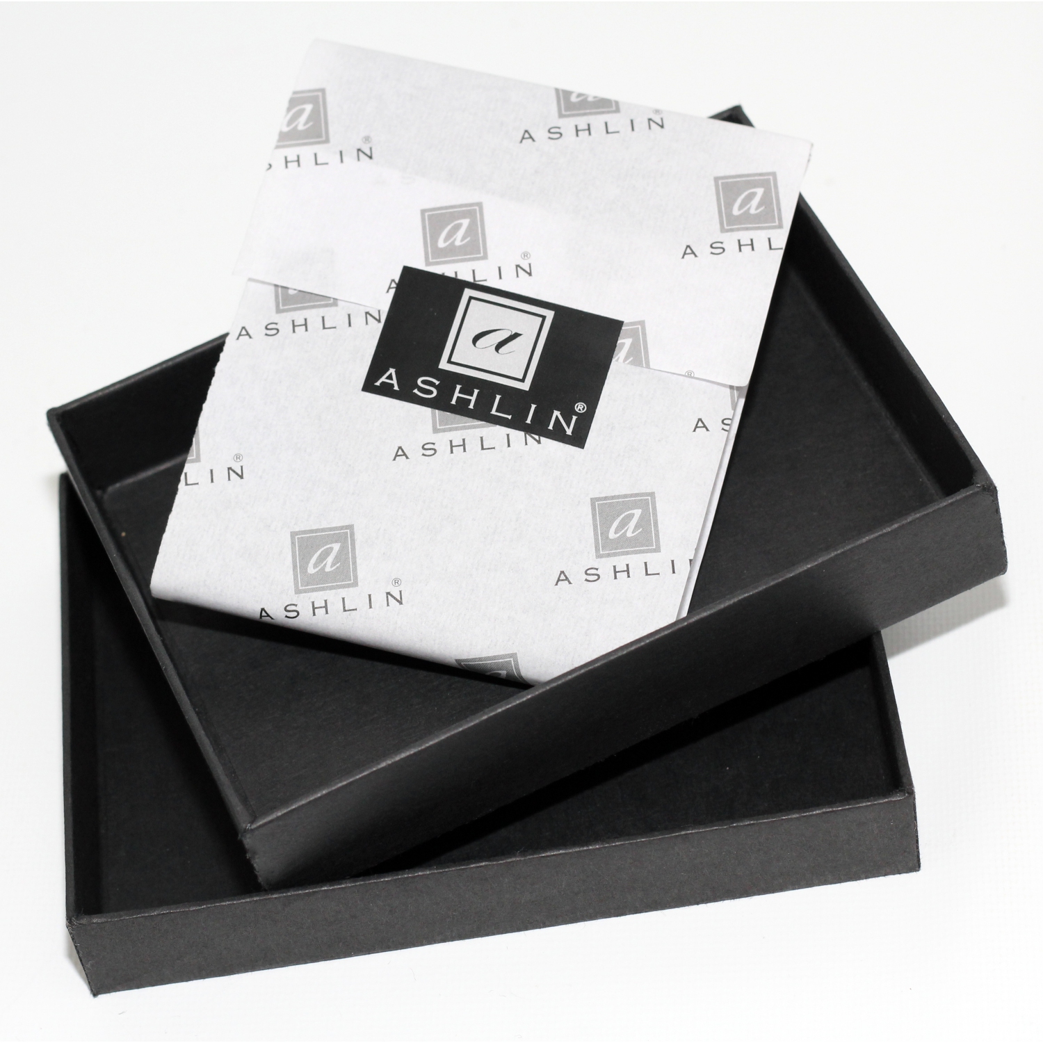 Ashlin Chatham Slim Bi-Fold Leather ID Holder - Fire Engine Red