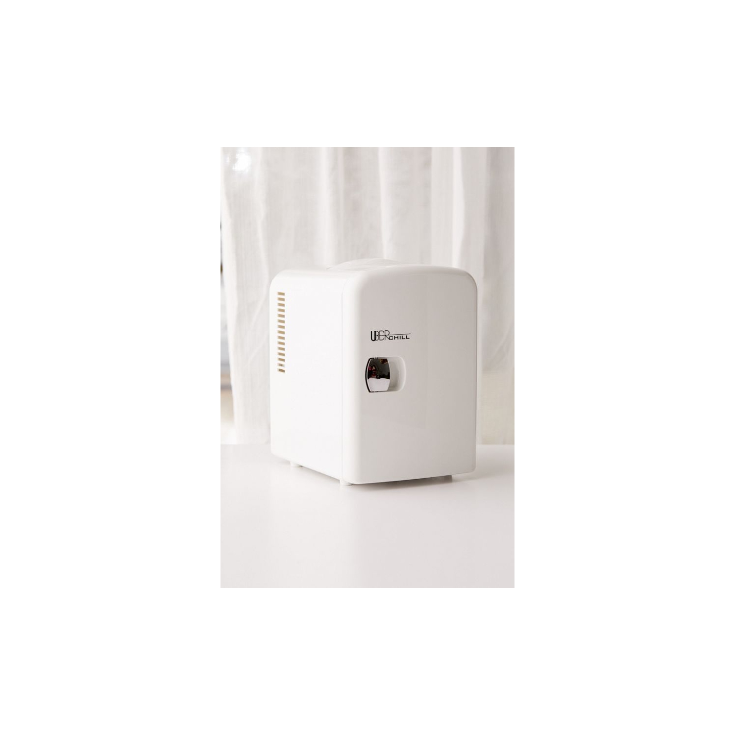 Uber Appliance – Mini réfrigérateur personnel Uber Chill, capacité de 6 canettes pour le bar, la chambre, le bureau ou la chambre d’étudiant,