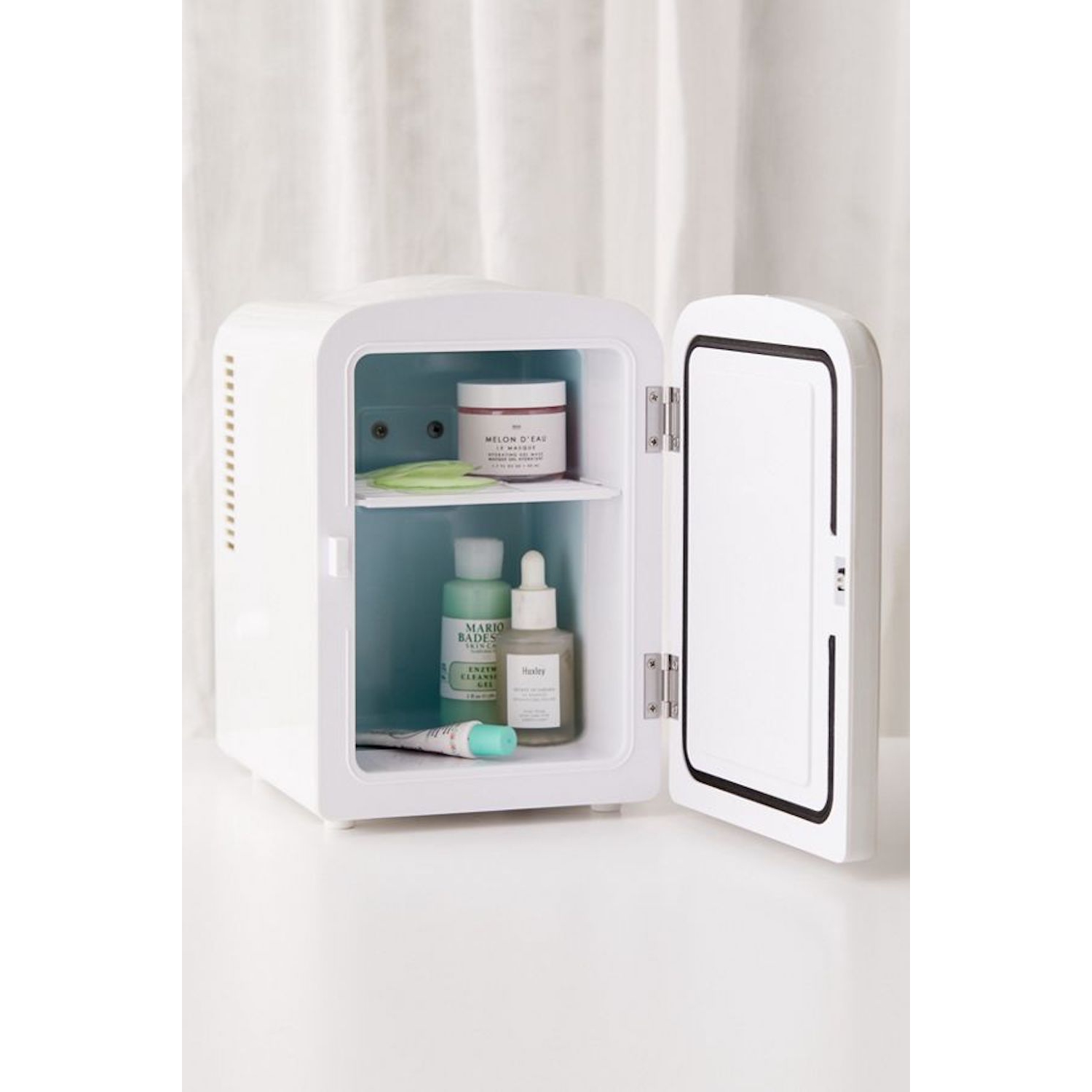 Uber Appliance – Mini réfrigérateur personnel Uber Chill, capacité de 6 canettes pour le bar, la chambre, le bureau ou la chambre d’étudiant,