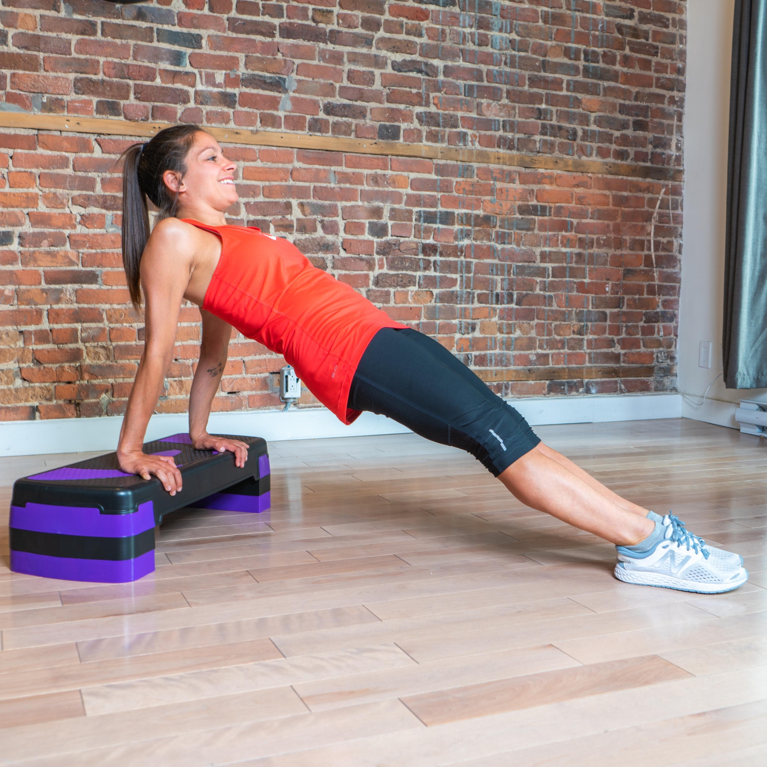 Simulateur d’escalier aérobie à 3 niveaux PRISP plateforme de marche pour gymnase à domicile et entraînement (violet et noir)