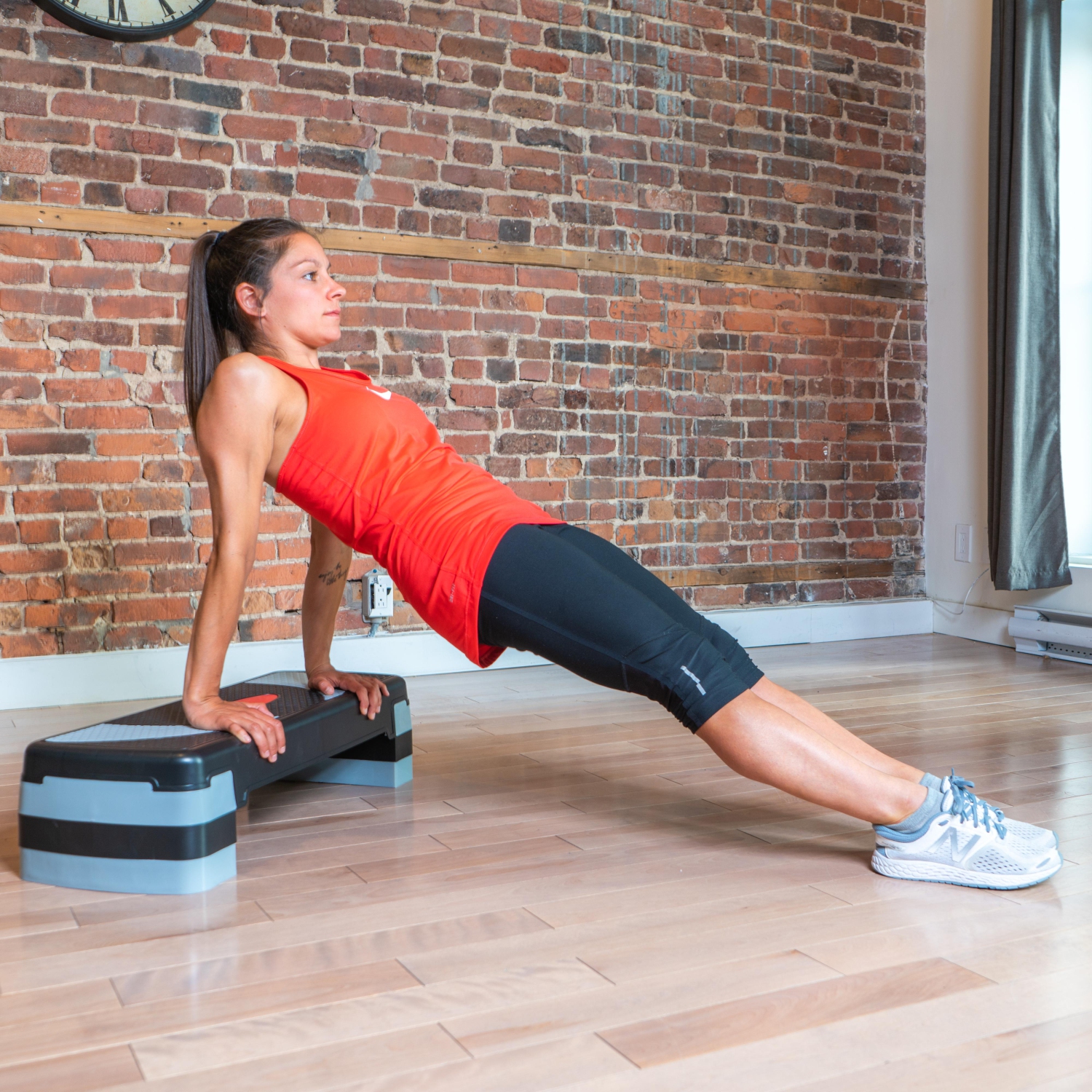 Simulateur d’escalier aérobie à 3 niveaux PRISP plateforme de marche pour gymnase à domicile et entraînement physique (gris et noir)