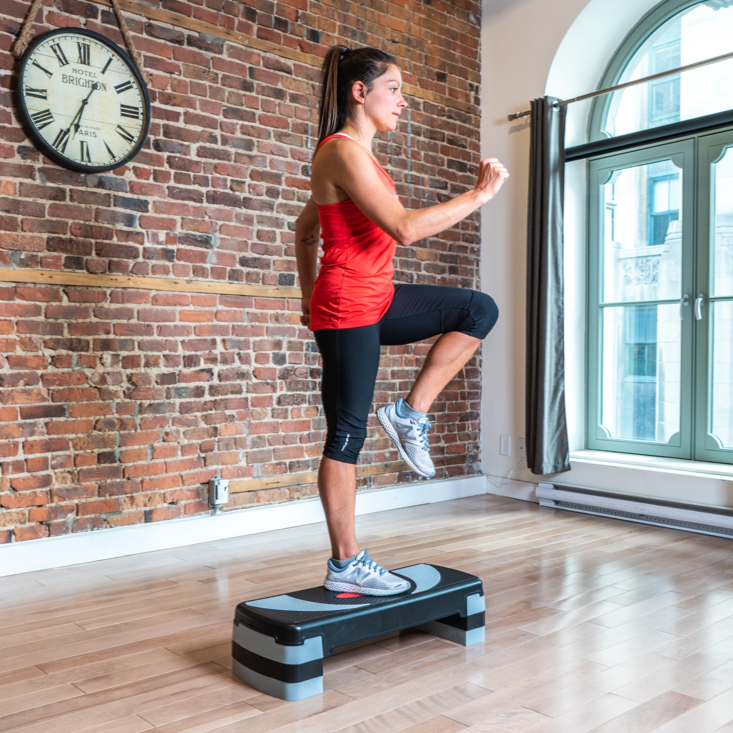 Simulateur d’escalier aérobie à 3 niveaux PRISP plateforme de marche pour gymnase à domicile et entraînement physique (gris et noir)