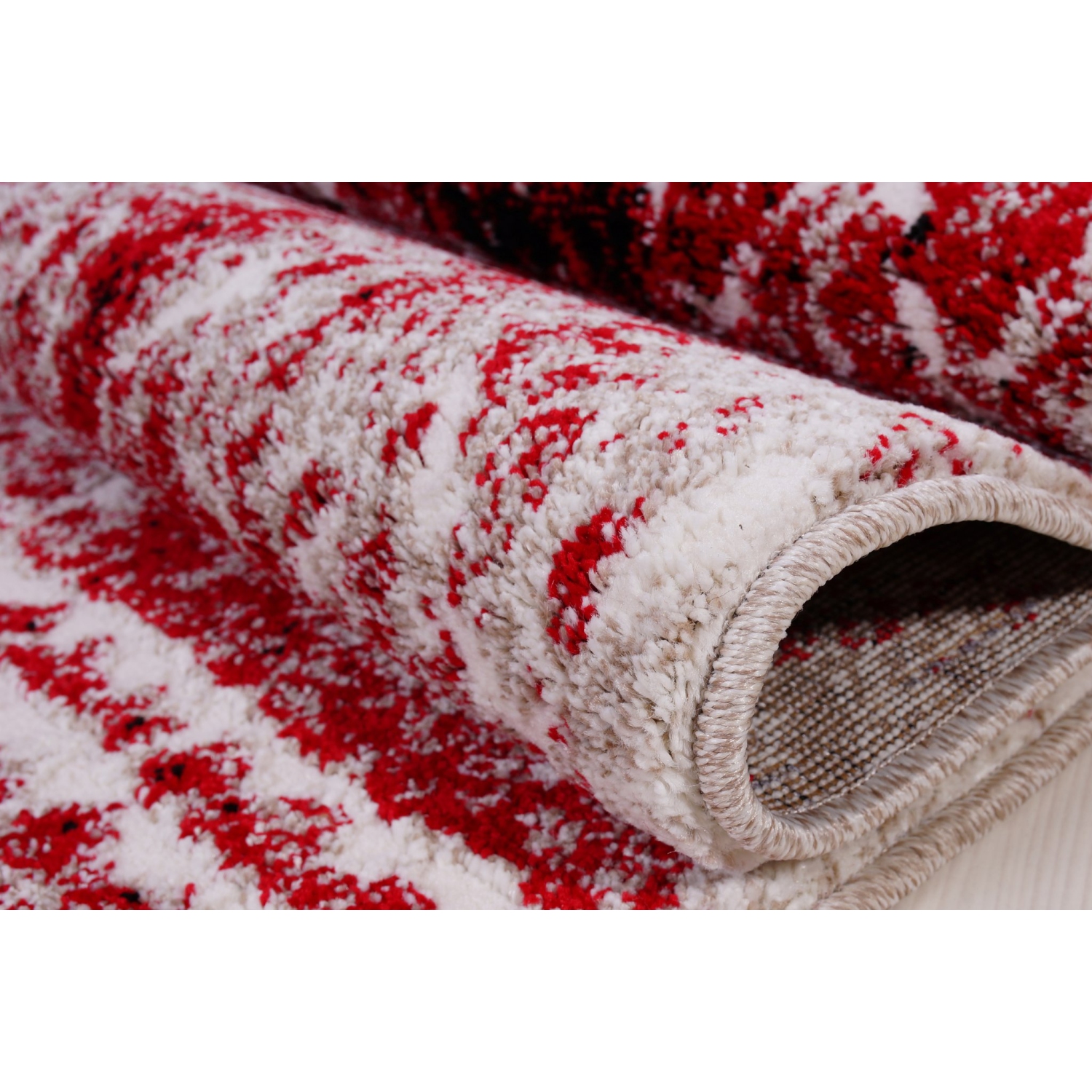 Verona Red Black Diamond Pattern Area Rug 6'5" x 9'5"