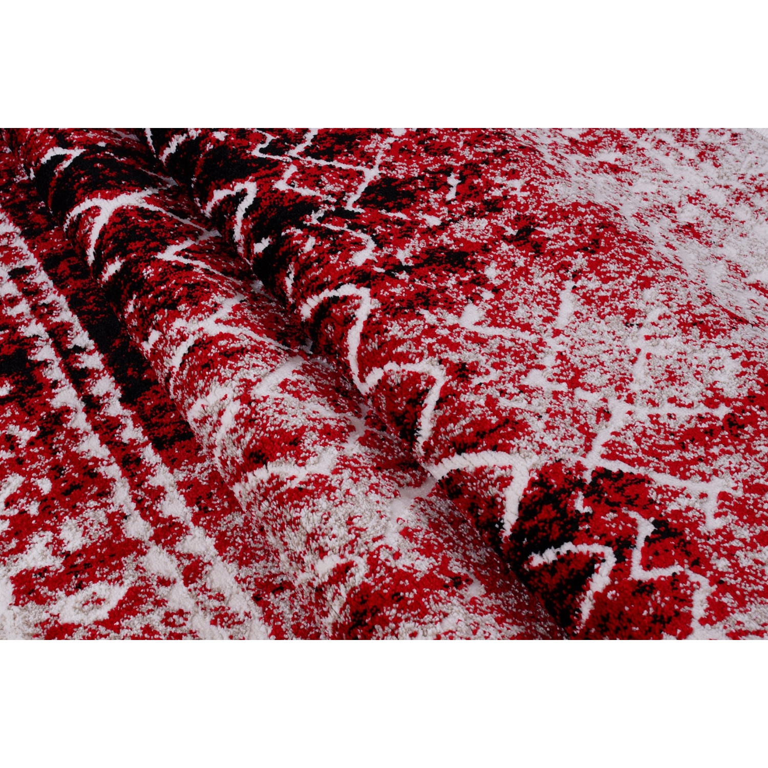 Verona Red Black Diamond Pattern Area Rug 6'5" x 9'5"