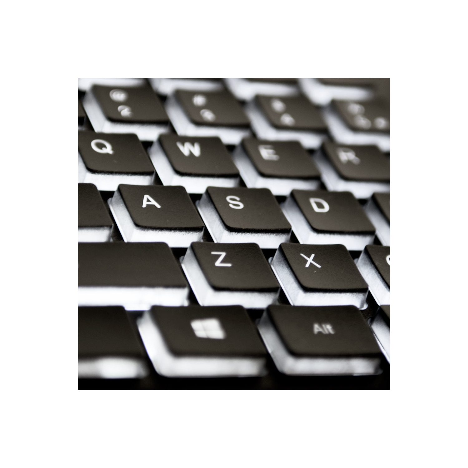 Connect Backlit USB Keyboard - French Layout - Illuminated Keys, Low-Profile 27mm Design, Quiet Silicone Membrane Switches, Plug & Play Setup