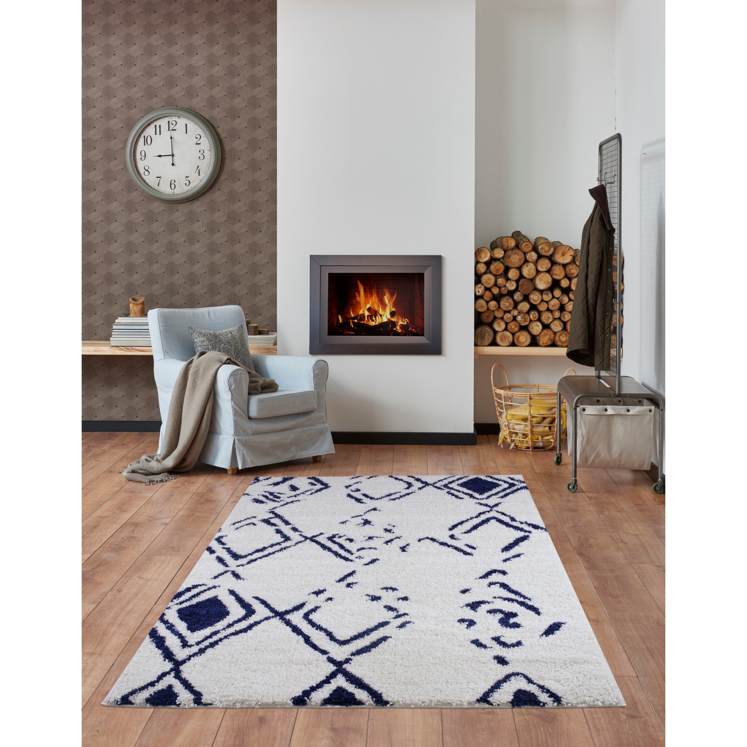 Kenitra Shaggy White Dark Blue Area Rug 2'7" x 4'11"