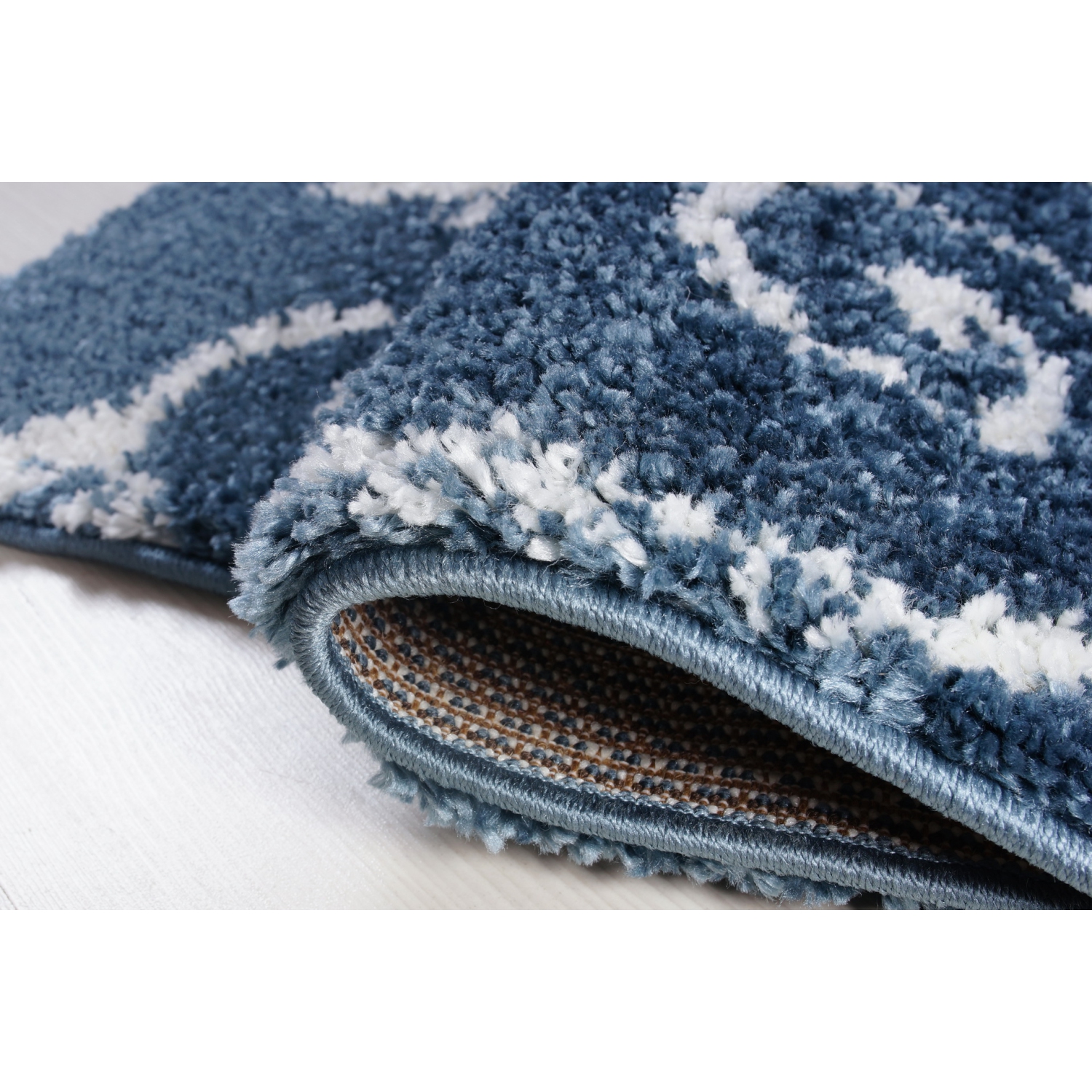 Rabat Shaggy Blue White Spirals Area Rug 6'5" x 9'5"