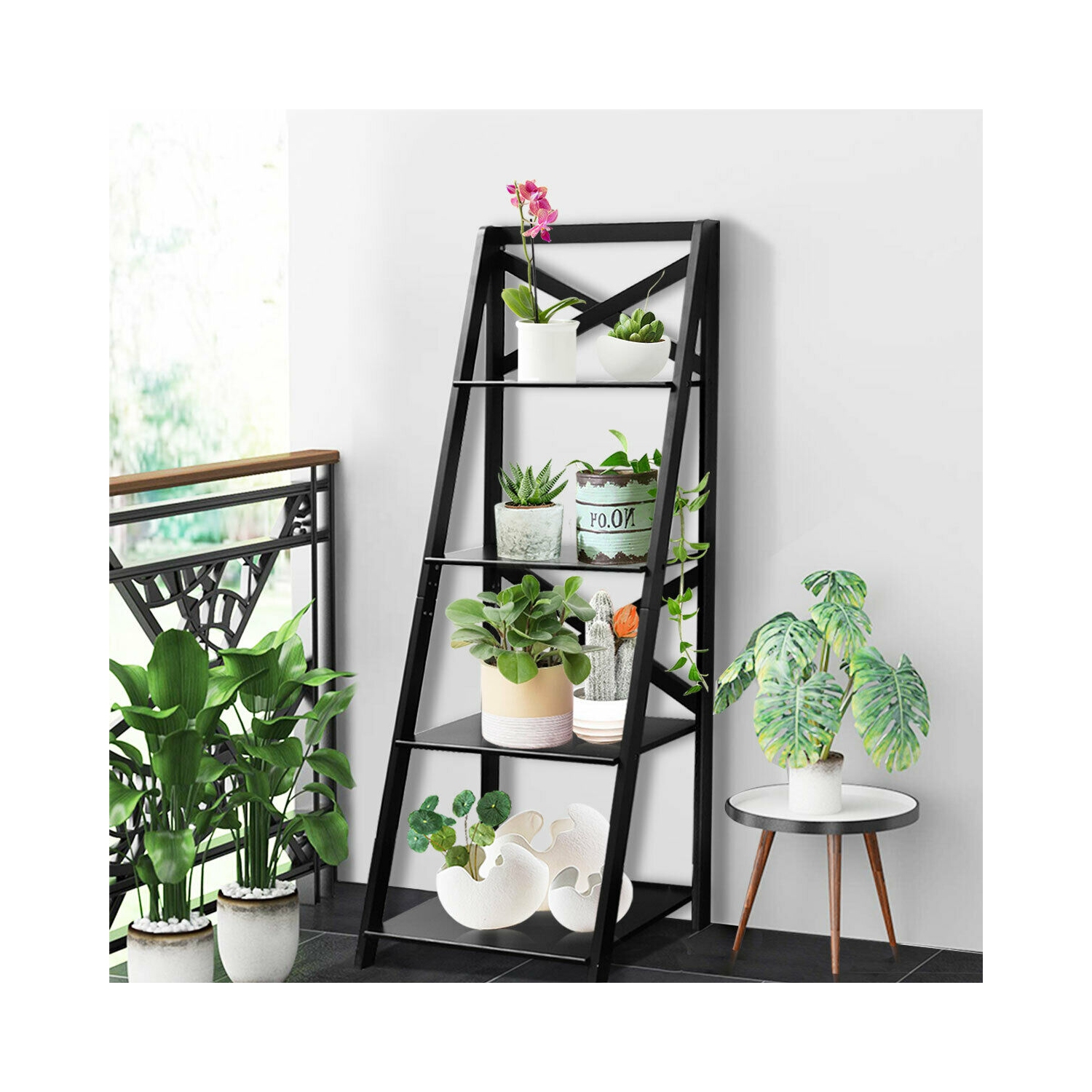 Ce meuble de rangement à 4 niveaux avec étagère en échelle et bibliothèque de Costway vous permet de décorer votre bureau à la maison