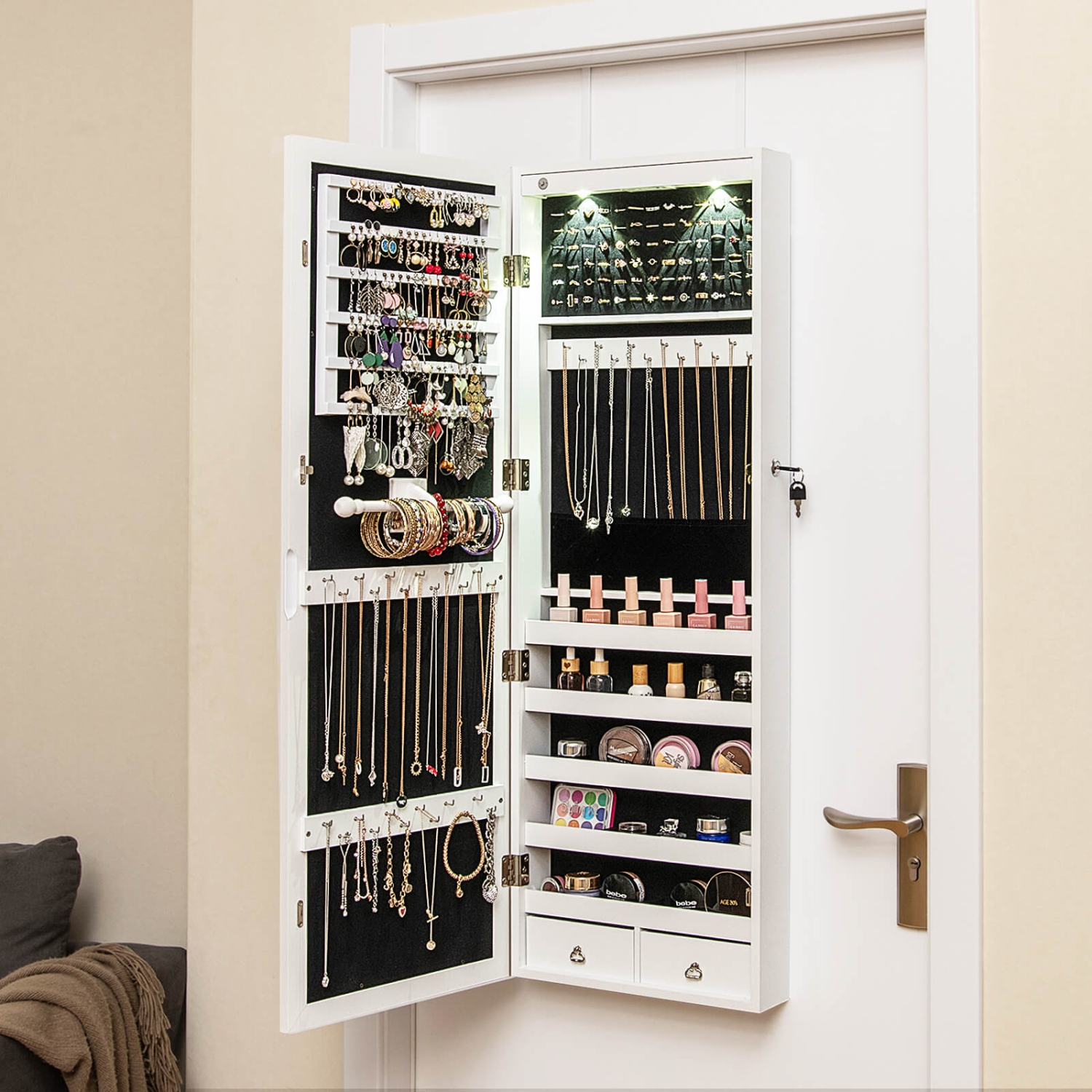 Armoire à bijoux avec miroir de Costway, miroir transparent pleine longueur et crochets à lumières DEL internes