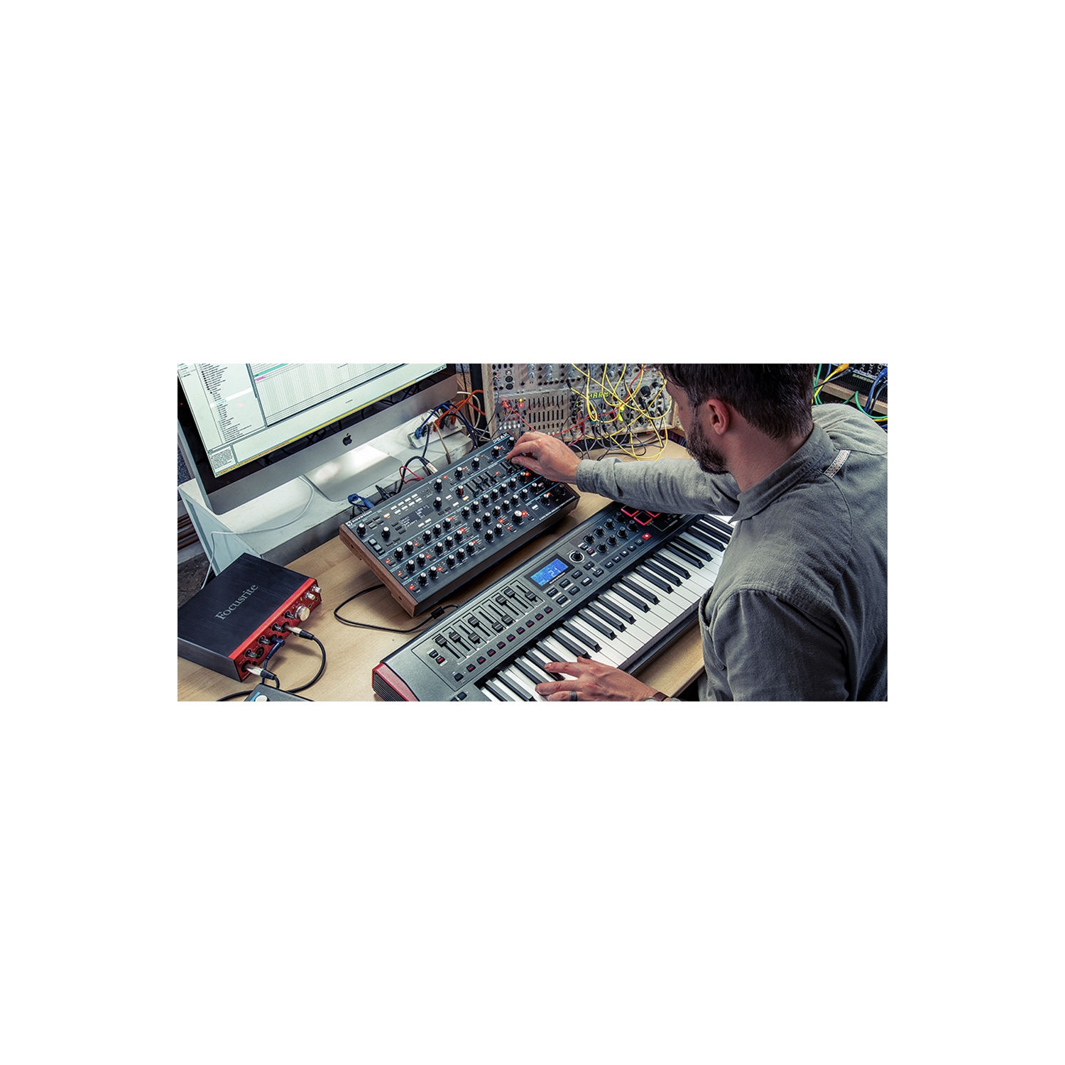 Synthétiseur polyphonique de bureau à 8 voix Peak de novation