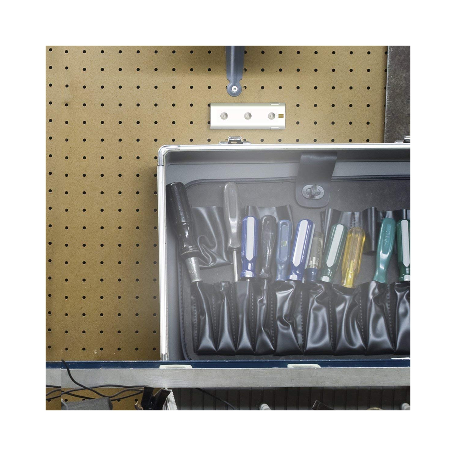 General Electric – Lampe utilitaire à DEL à piles, 6 po, blanc, 17560