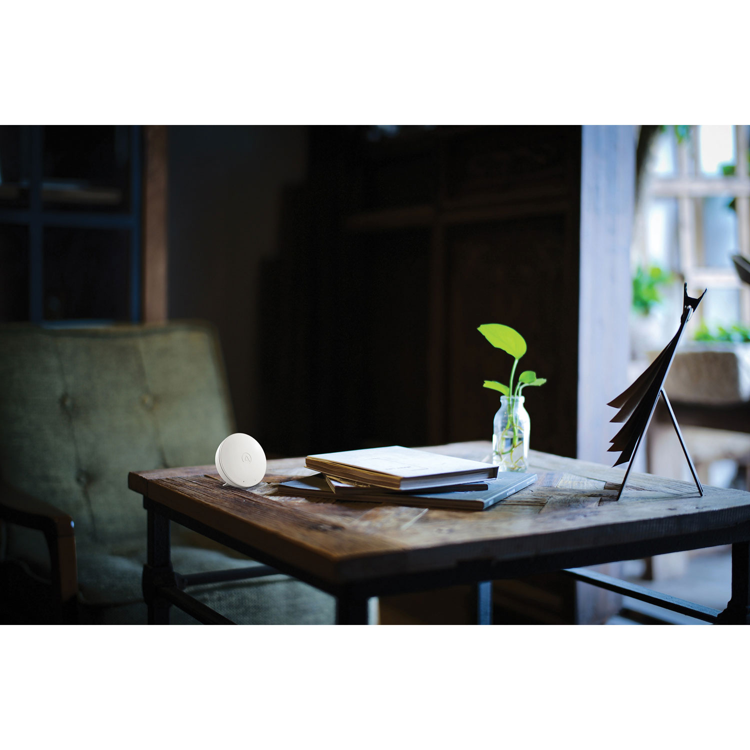 Moniteur de qualité de l'air intérieur Wave Mini d'Airthings avec indicateur de risque de moisissure