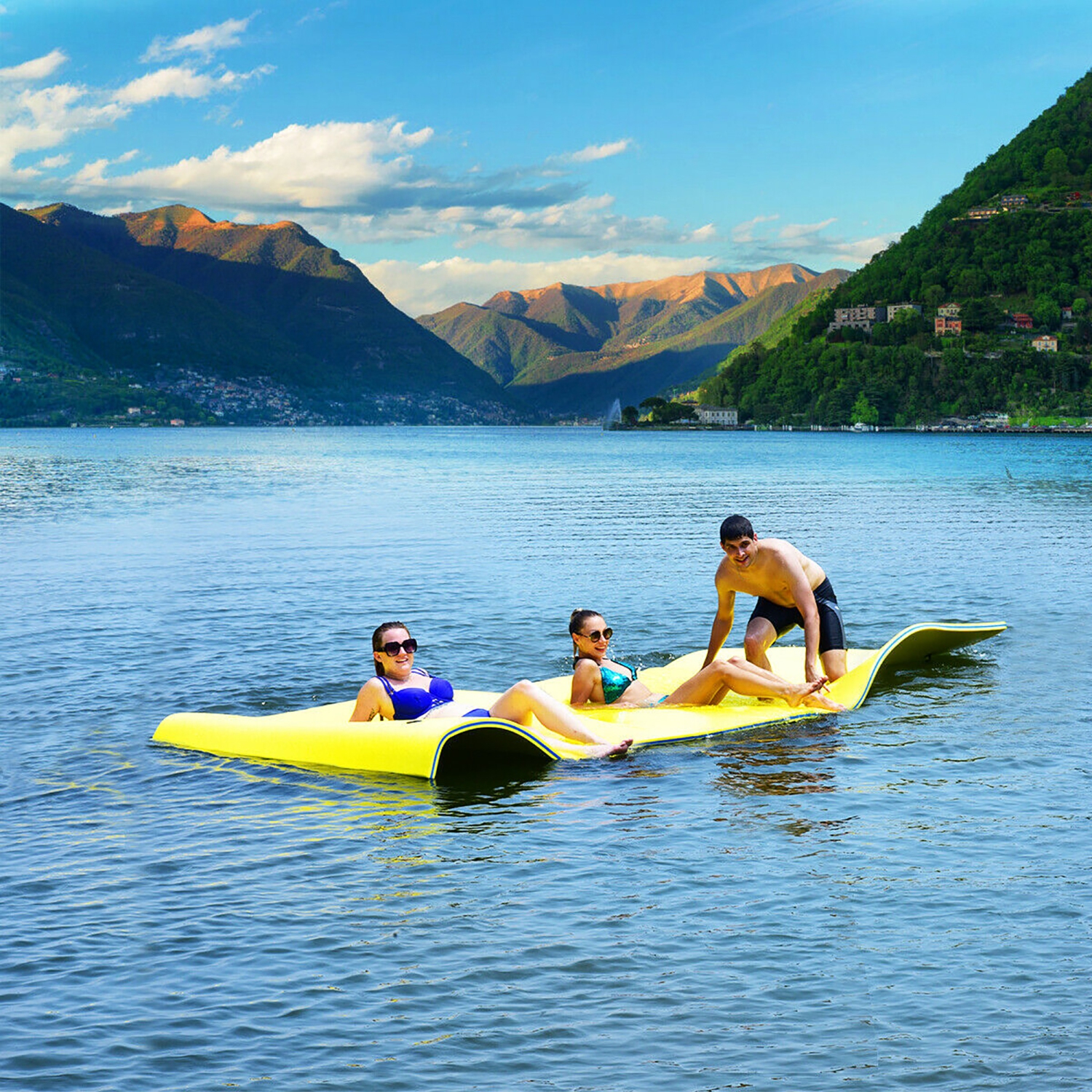 Tapis flottant en mousse à 3 couches de Costway pour relaxer sur l’eau, résistant aux déchirures, 9 x 6 pi