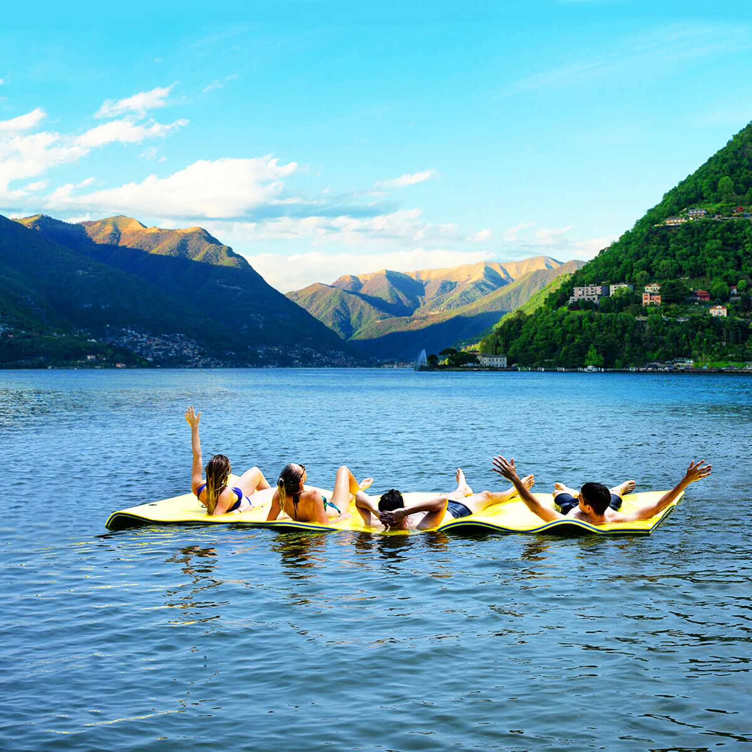 Tapis flottant en mousse à 3 couches de Costway pour relaxer sur l’eau, résistant aux déchirures, 9 x 6 pi