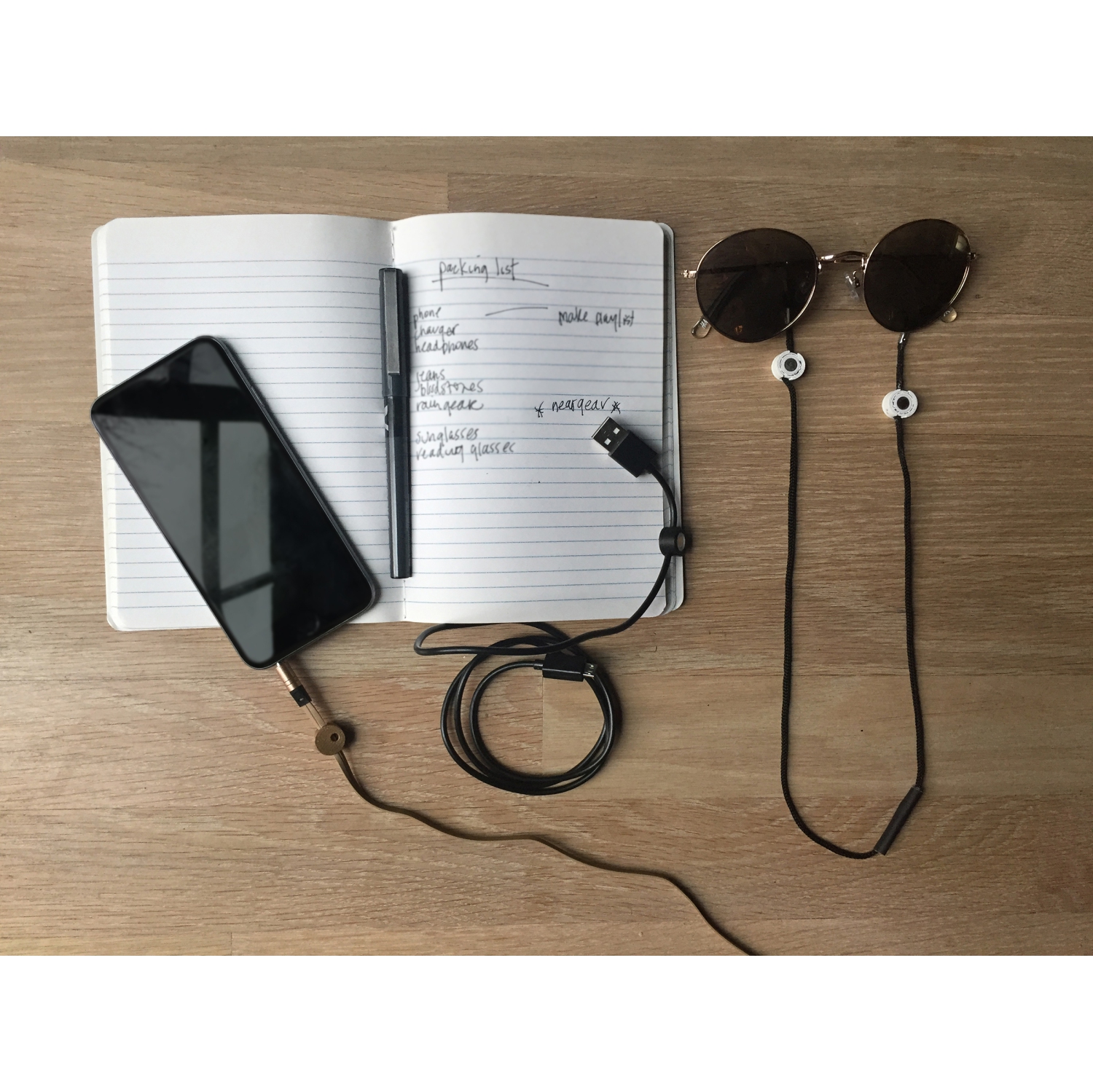 Universal Nearbuds Magnetic Cord and Cable Organiser - White