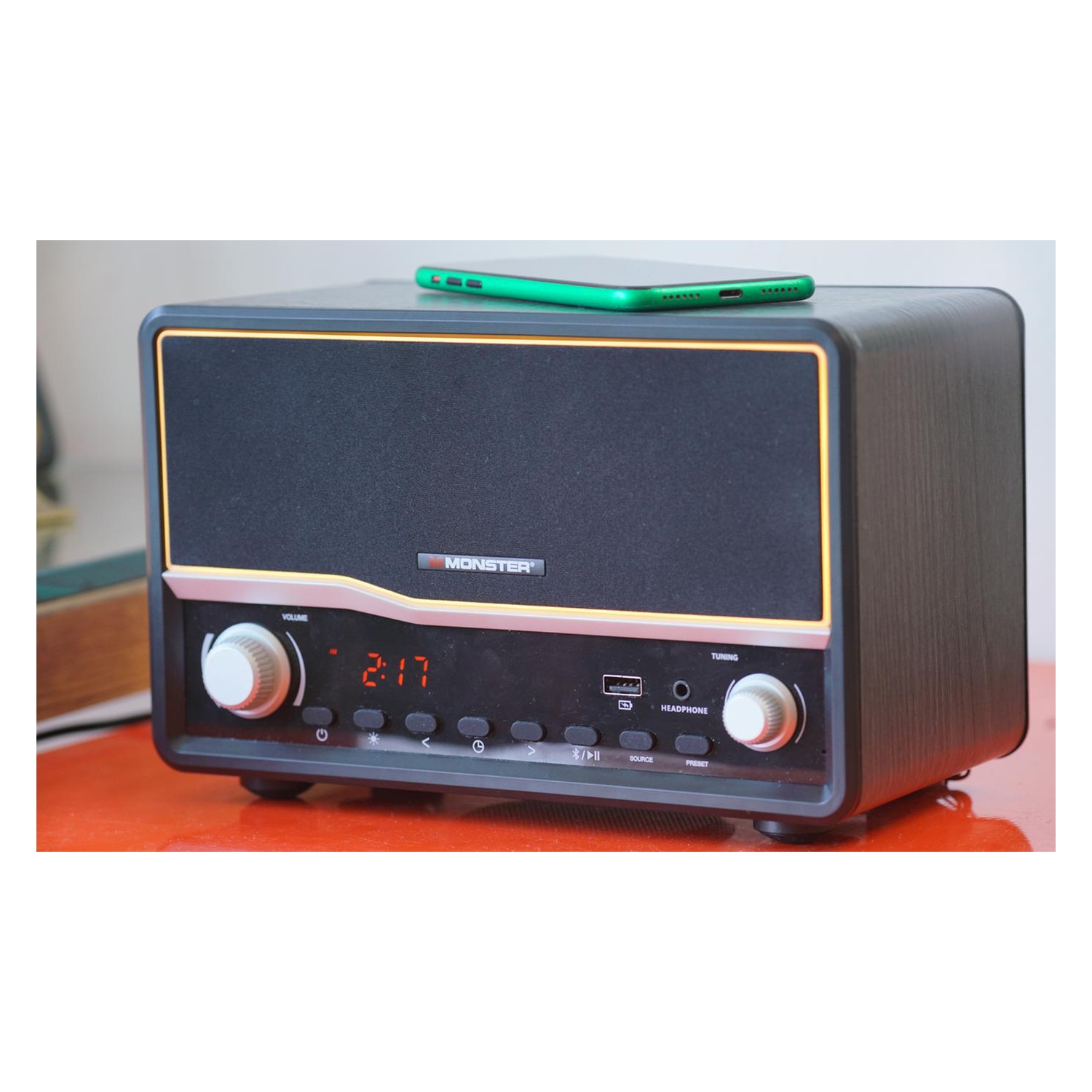 monster retro bluetooth radio