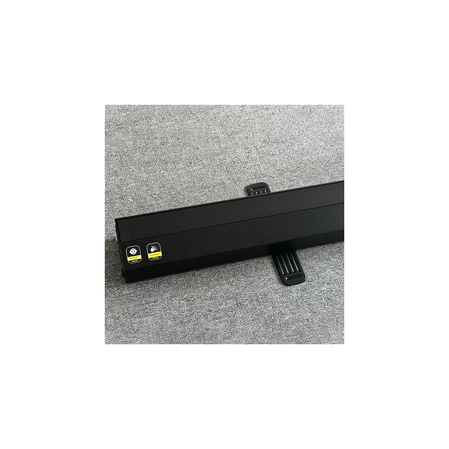 EluneVision – Écran ALR de plancher à très courte distance de projection motorisée Aurora 8K de 120&nbsp;po