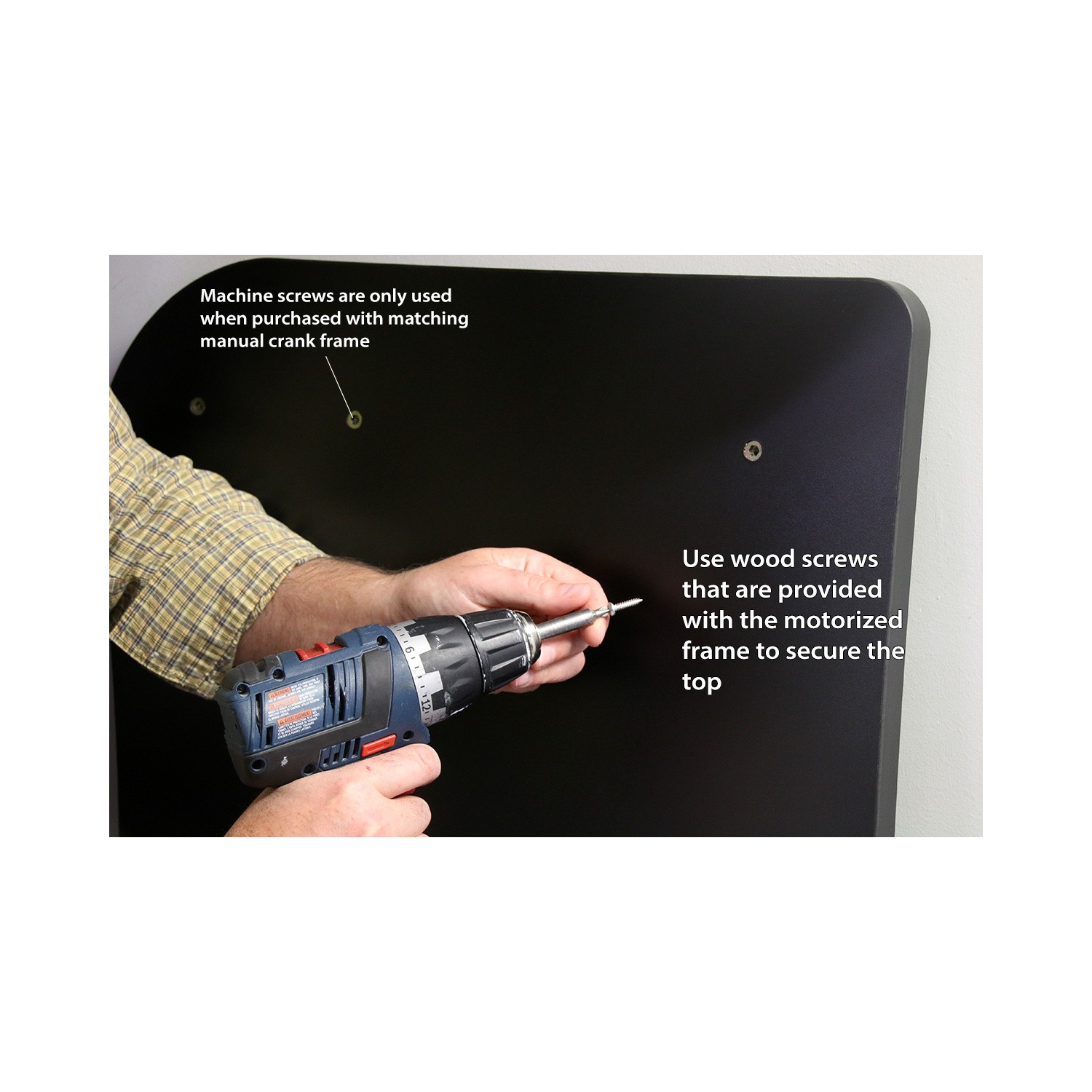 Bureau de jeu/PC motorisé à hauteur réglable de 55 po FS-M55-WH de Boost Industries avec tapis de jeu pleine surface