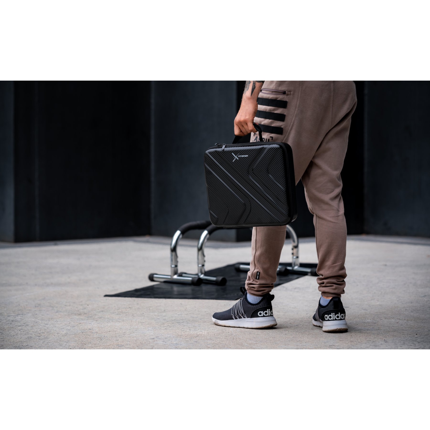 Xfitonway Premium Percussive Therapy Smart Massage Gun in SATIN BLACK WITH RED