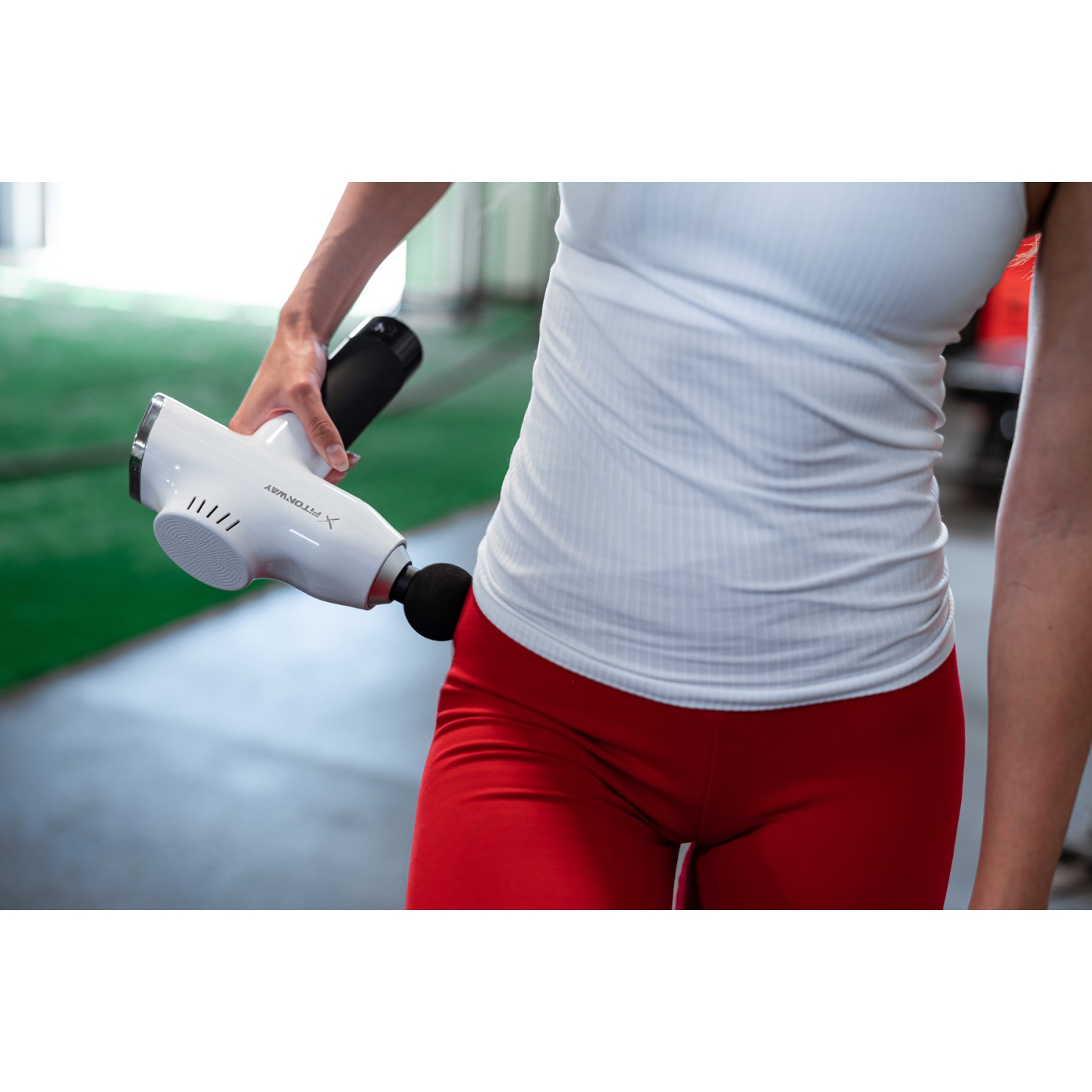 Xfitonway Premium Percussive Therapy Professional Massage Gun in PIANO WHITE