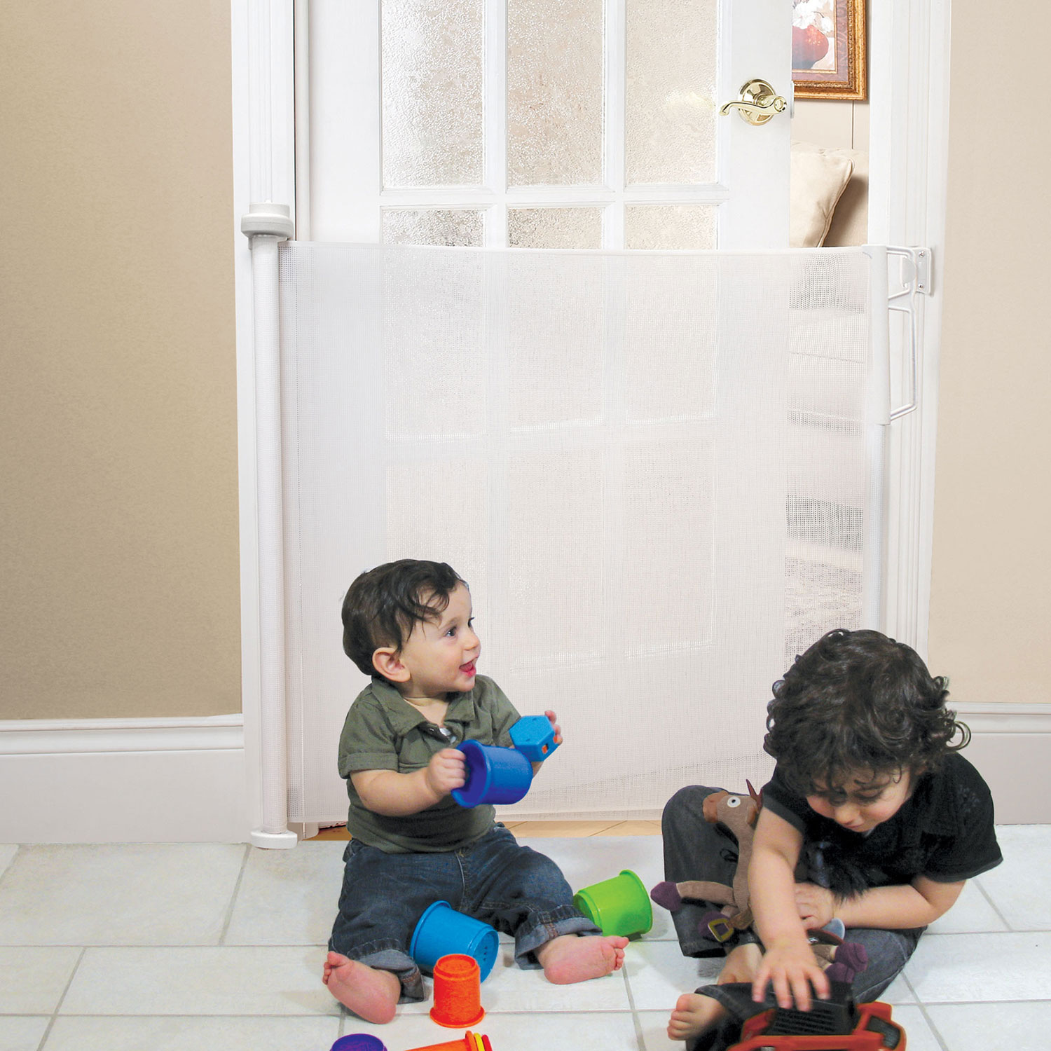 Bily Retractable Hardware Mounted Safety Gate - White