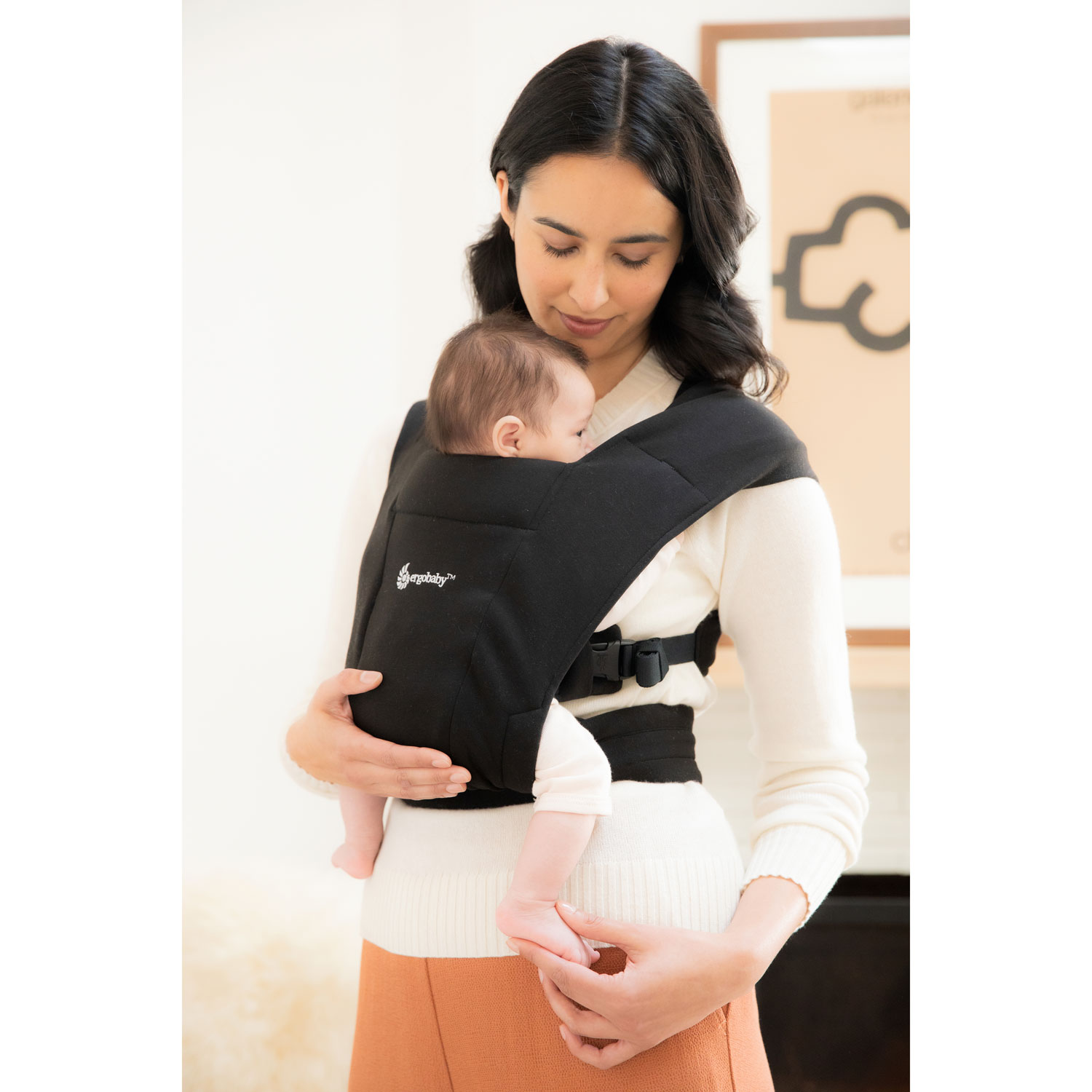 Porte-bébé à trois positions Embrace d'Ergobaby - Noir uni