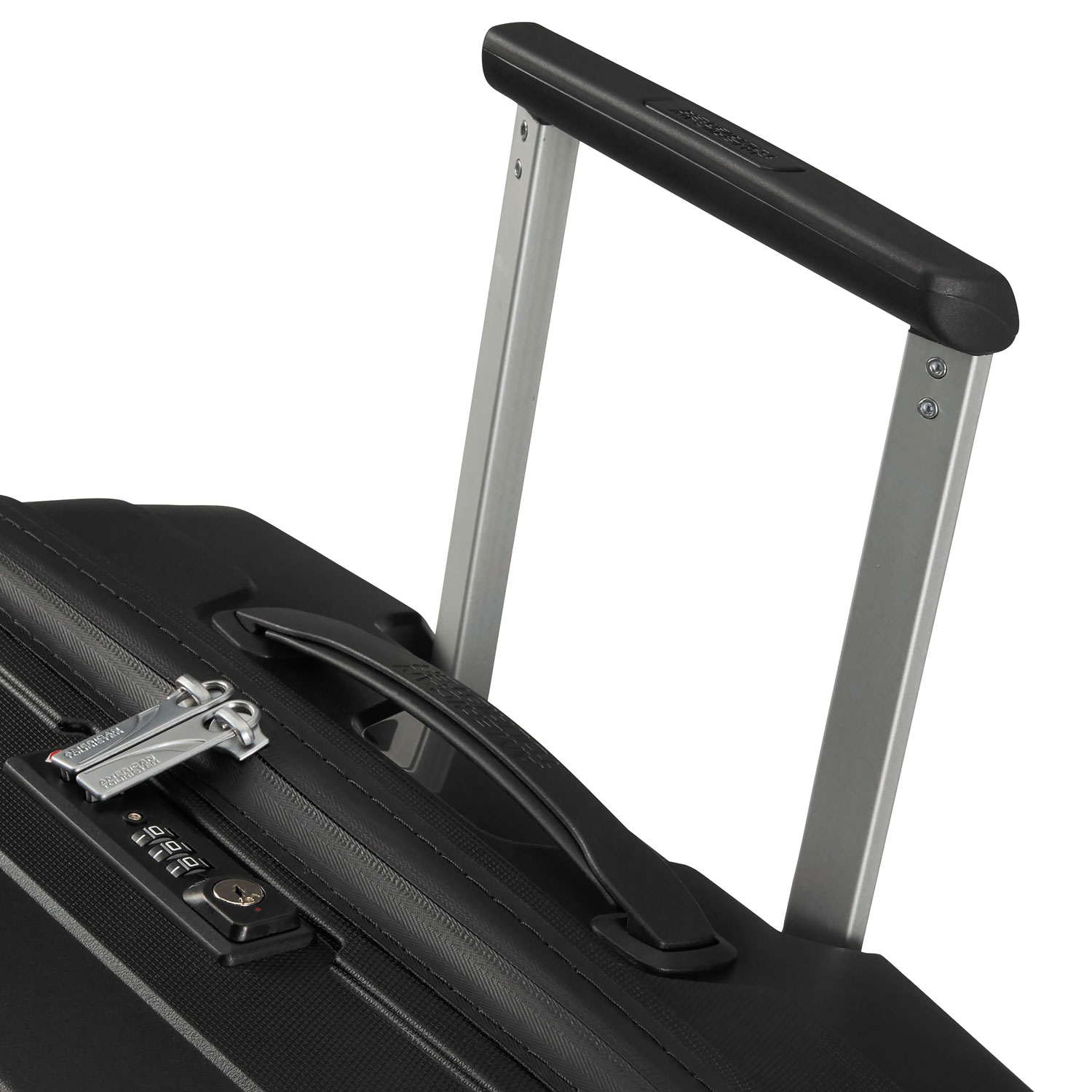 Valise de cabine rigide de 28 po Airconic d'American Tourister - Noir onyx