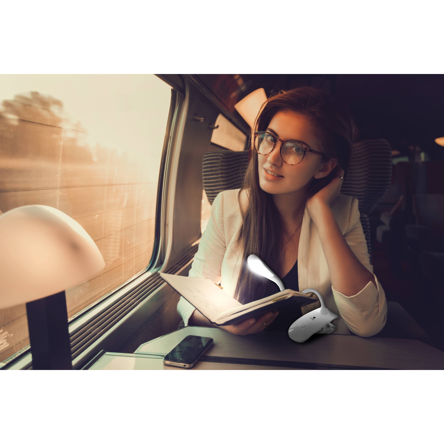 DAYLIGHT Smart LED Clip-On Lamp, Rechargeable