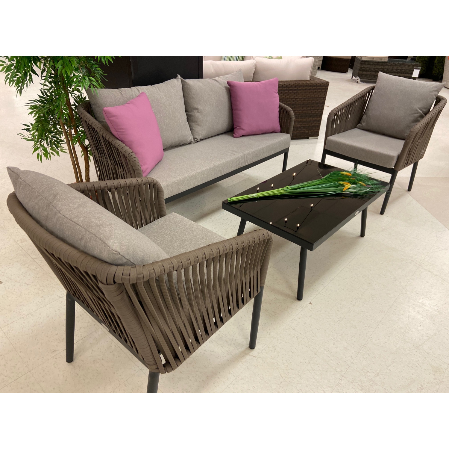 Patio21 - 4 Piece Tampa Bay Lounge Set – Outdoor Seating
