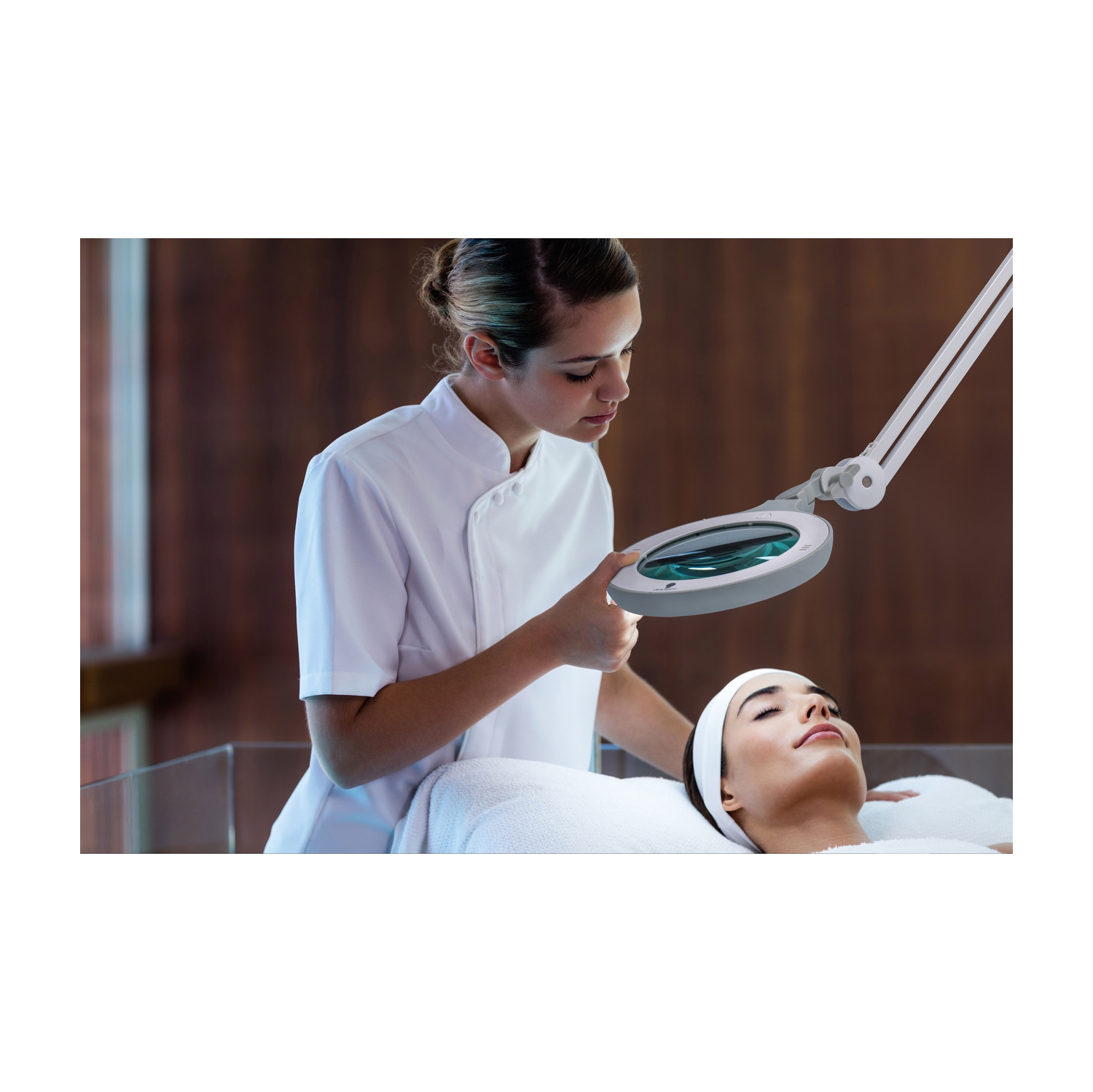 Omega 5 LED Magnifying Lamp