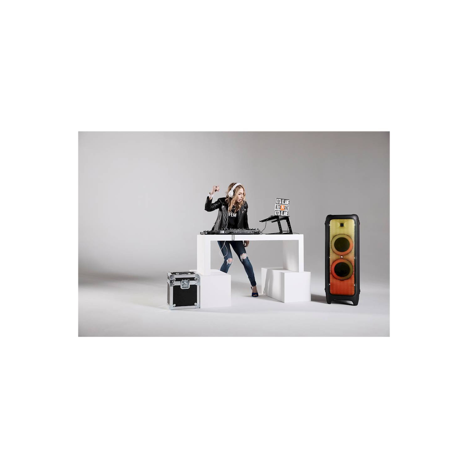 Haut-parleur portatif Bluetooth PartyBox 1000 de JBL - Noir - Boîte ouverte