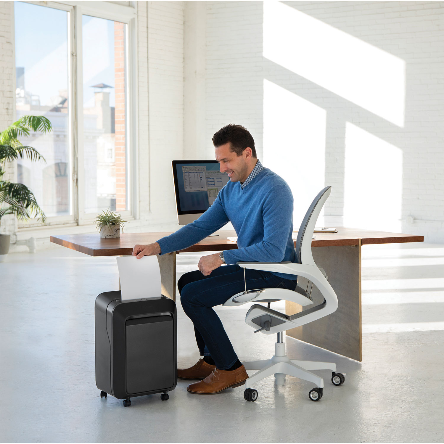 Fellowes 16-Sheet Micro-Cut Shredder - Black