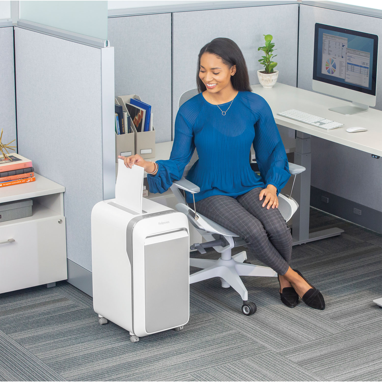 Fellowes 20-Sheet Micro-Cut Shredder - White