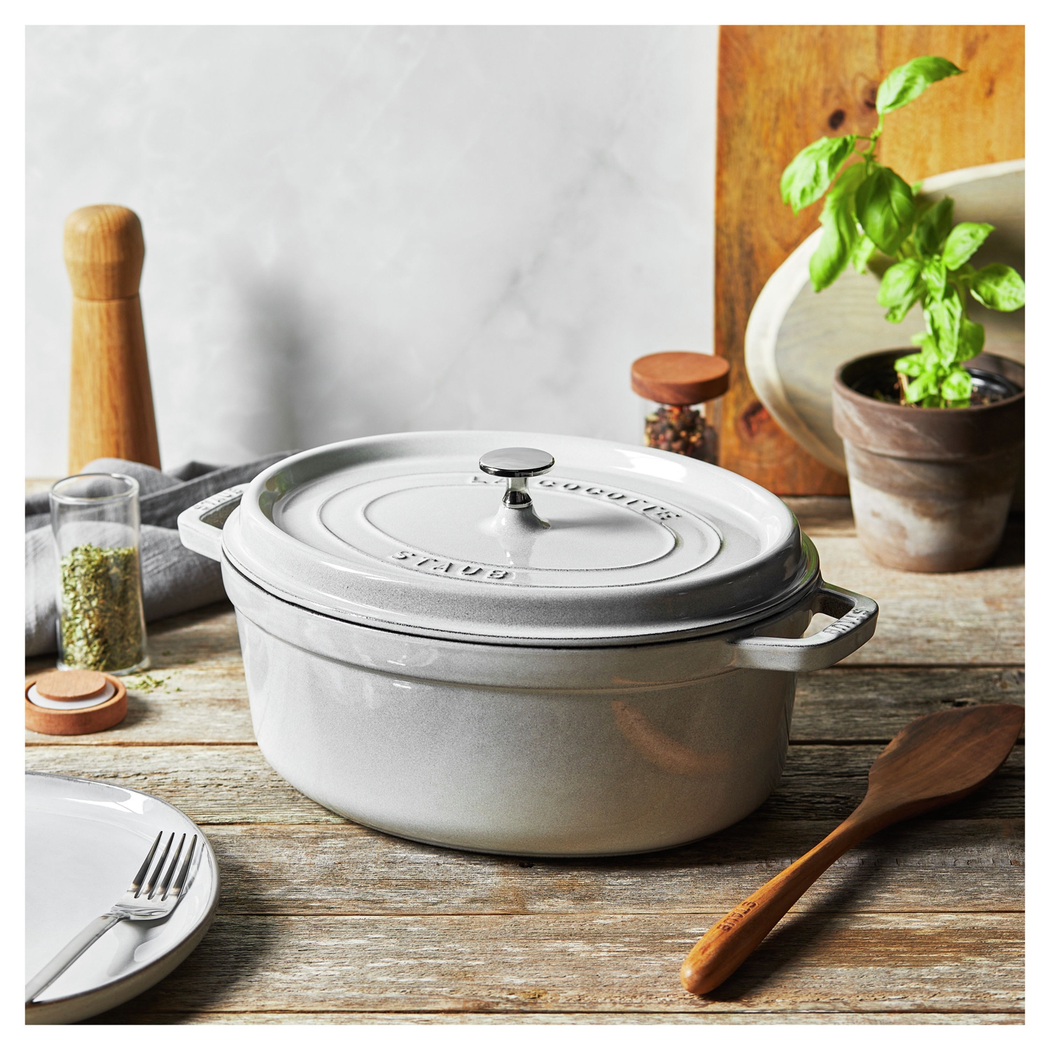 STAUB La Cocotte 5,5 L – Cocotte ovale en fonte, truffe blanche