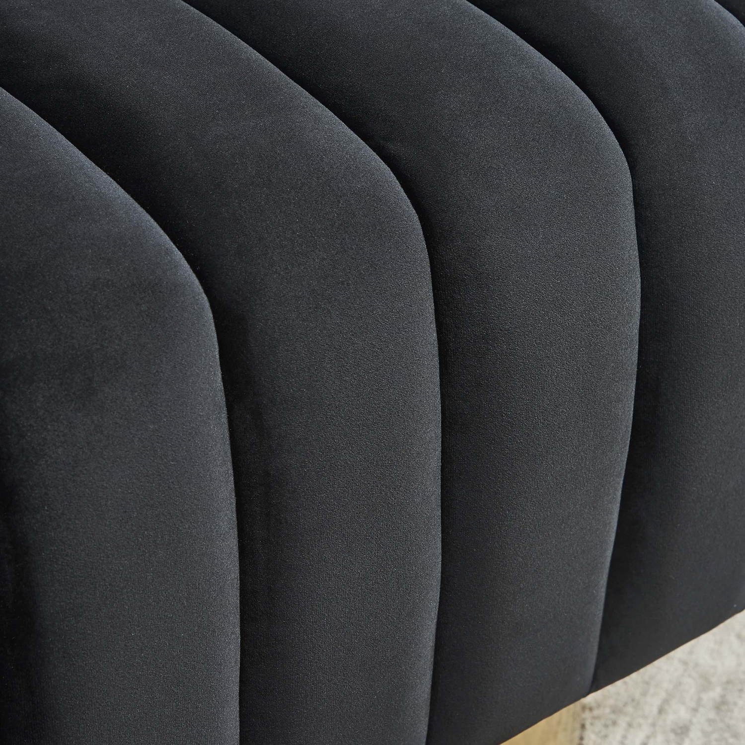 Viva Lifestyle Furiture SWIVEL ACCENT CHAIR - BLACK/GOLD