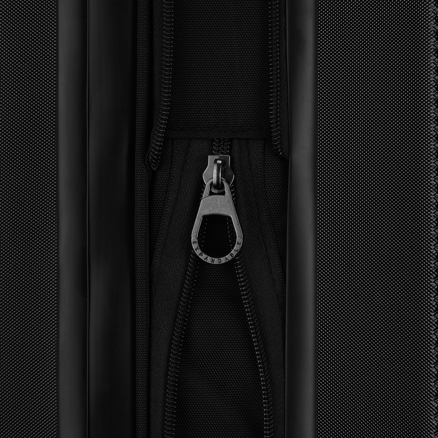 Bagage de cabine rigide Bruxelles de Bugatti avec verrou approuvé par la TSA - Noir