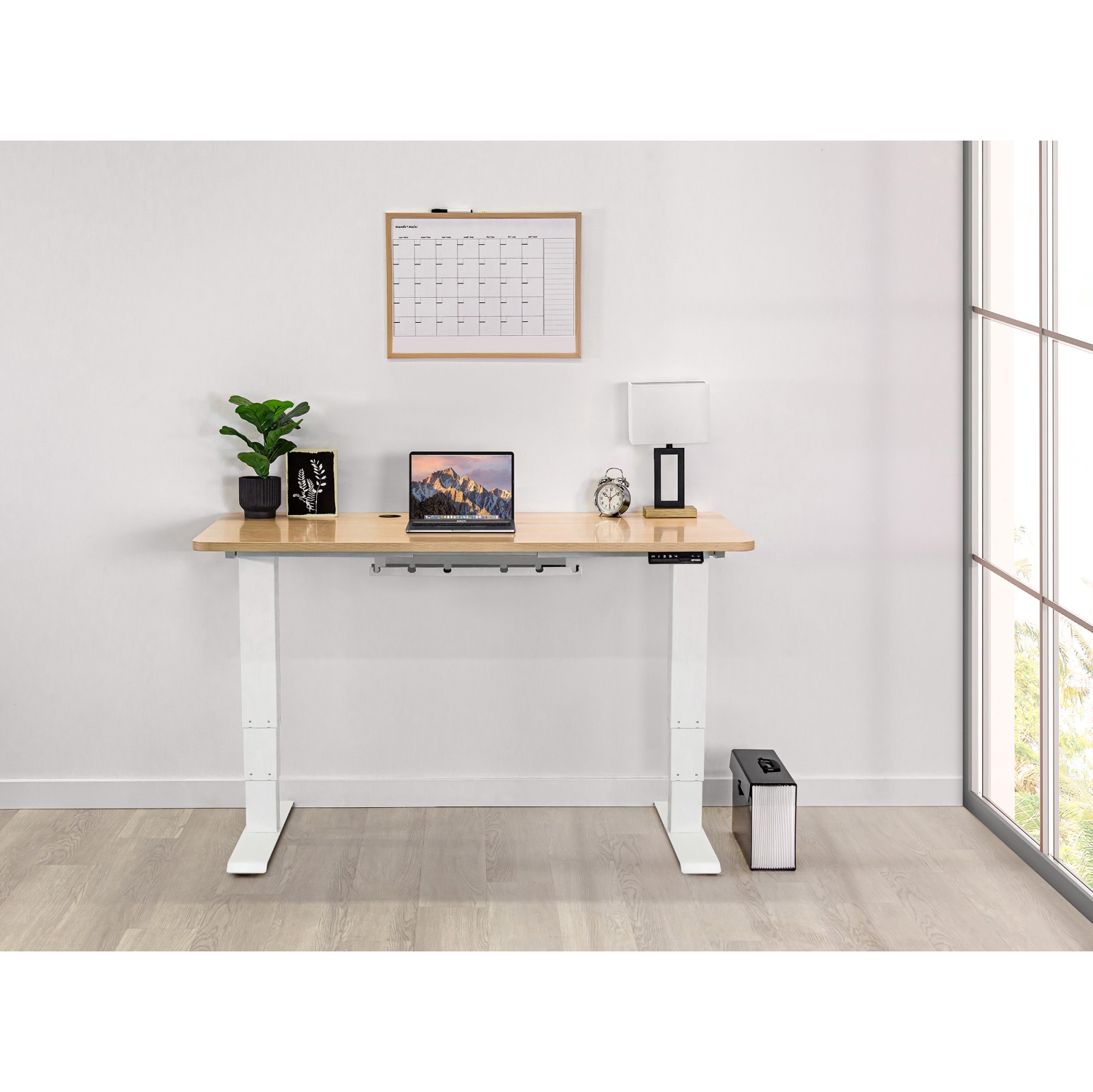 Bureau d’ordinateur à hauteur ajustable EFFYYDEK avec plateau d’organisation des câbles en chêne sur cadre blanc