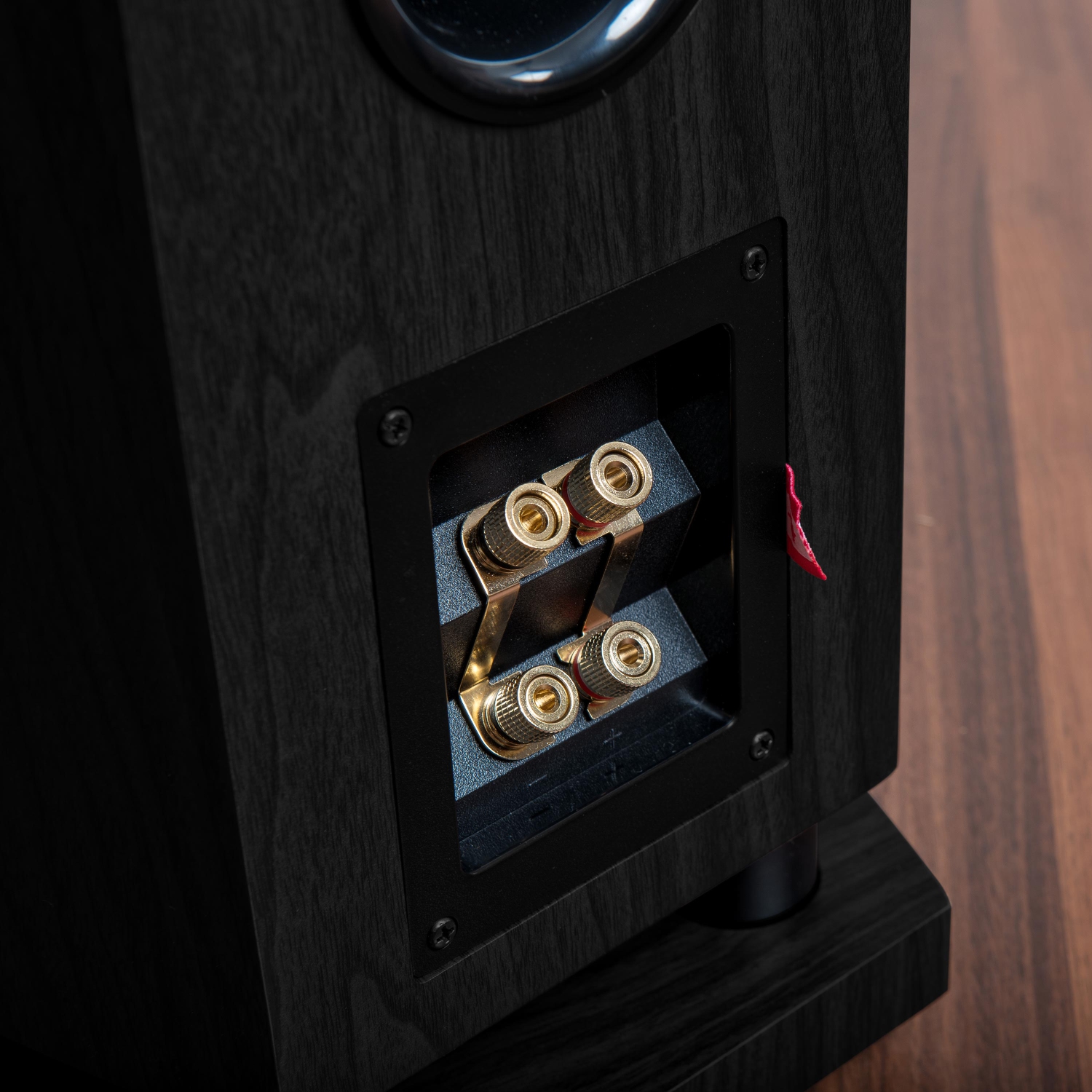 Haut-parleurs colonne haute performance à 3 voies Reference de Fluance avec haut-parleurs d’extrêmes graves de 8 po orientés vers le bas