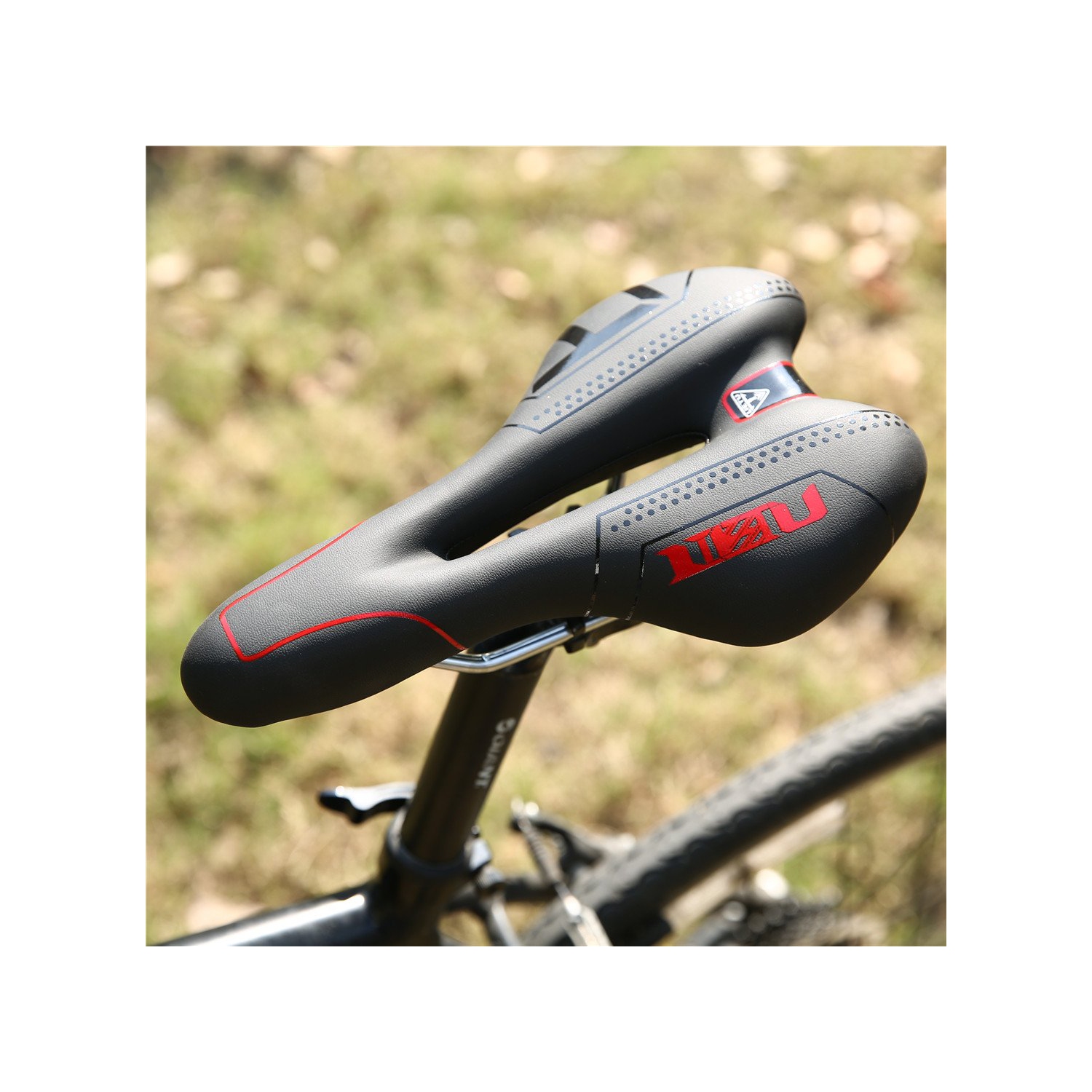 Le siège de vélo le plus confortable pour hommes de Lietu est une selle rembourrée pour hommes avec coussin doux qui améliore le confort pour les