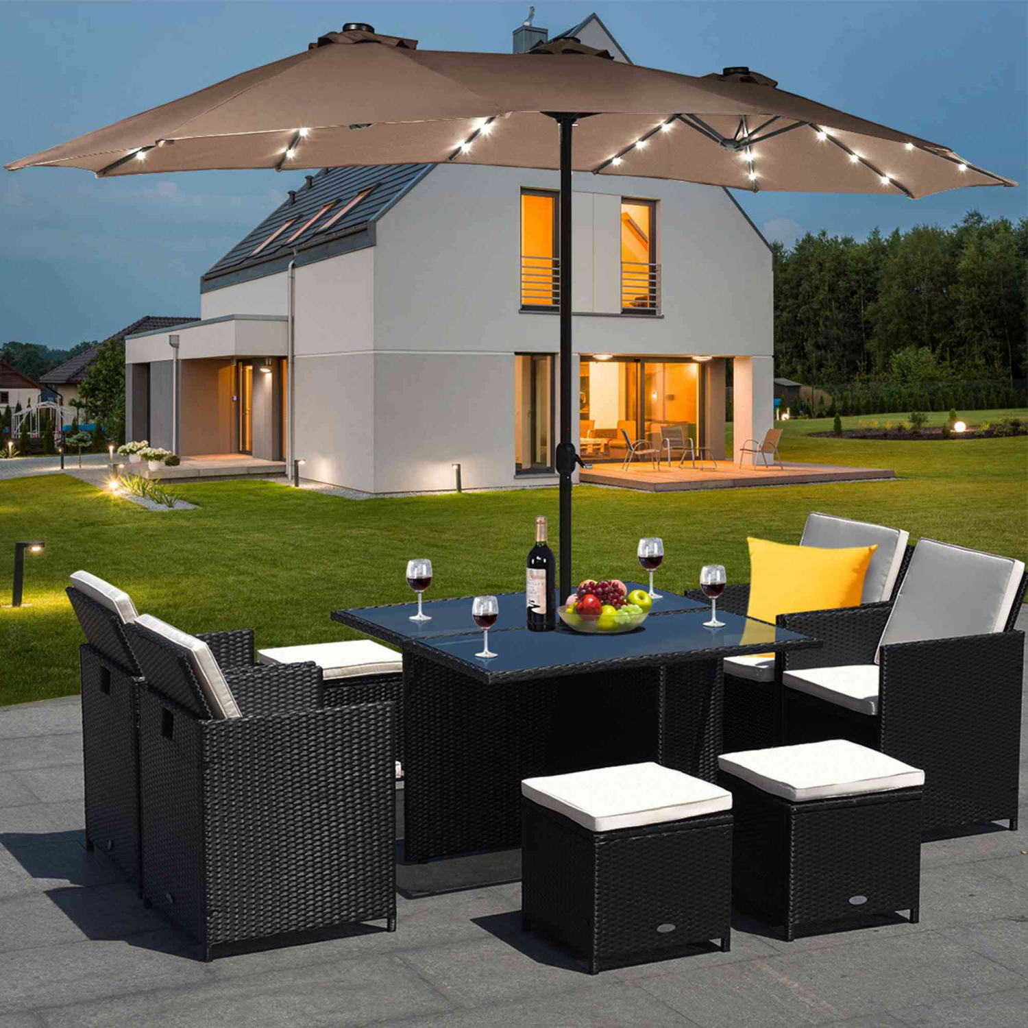Parasol double de 4.60 m Costway avec base à manivelle et LED solaire pour terrasse, Le Tan