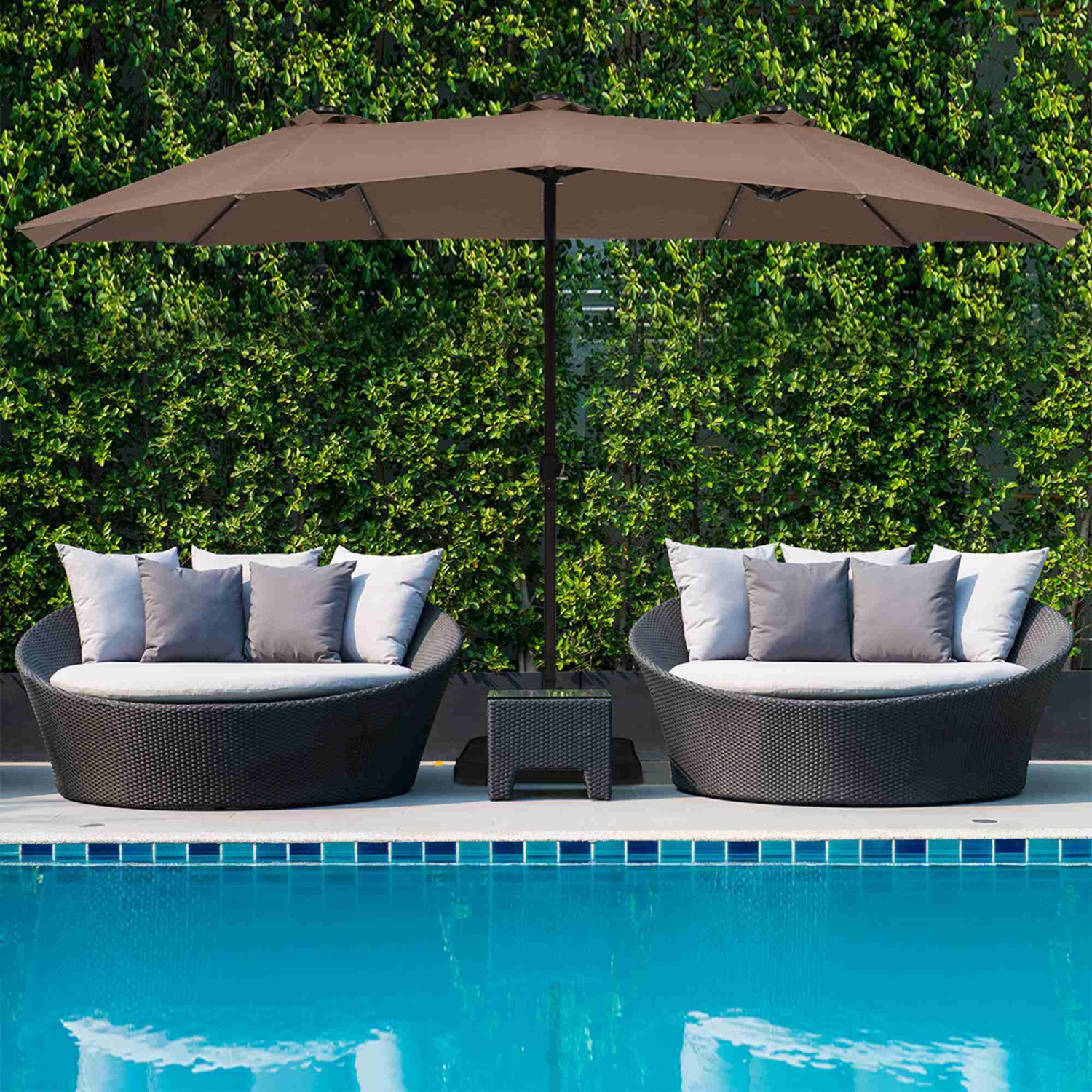 Parasol double de 4.60 m Costway avec base à manivelle et LED solaire pour terrasse, Le Tan