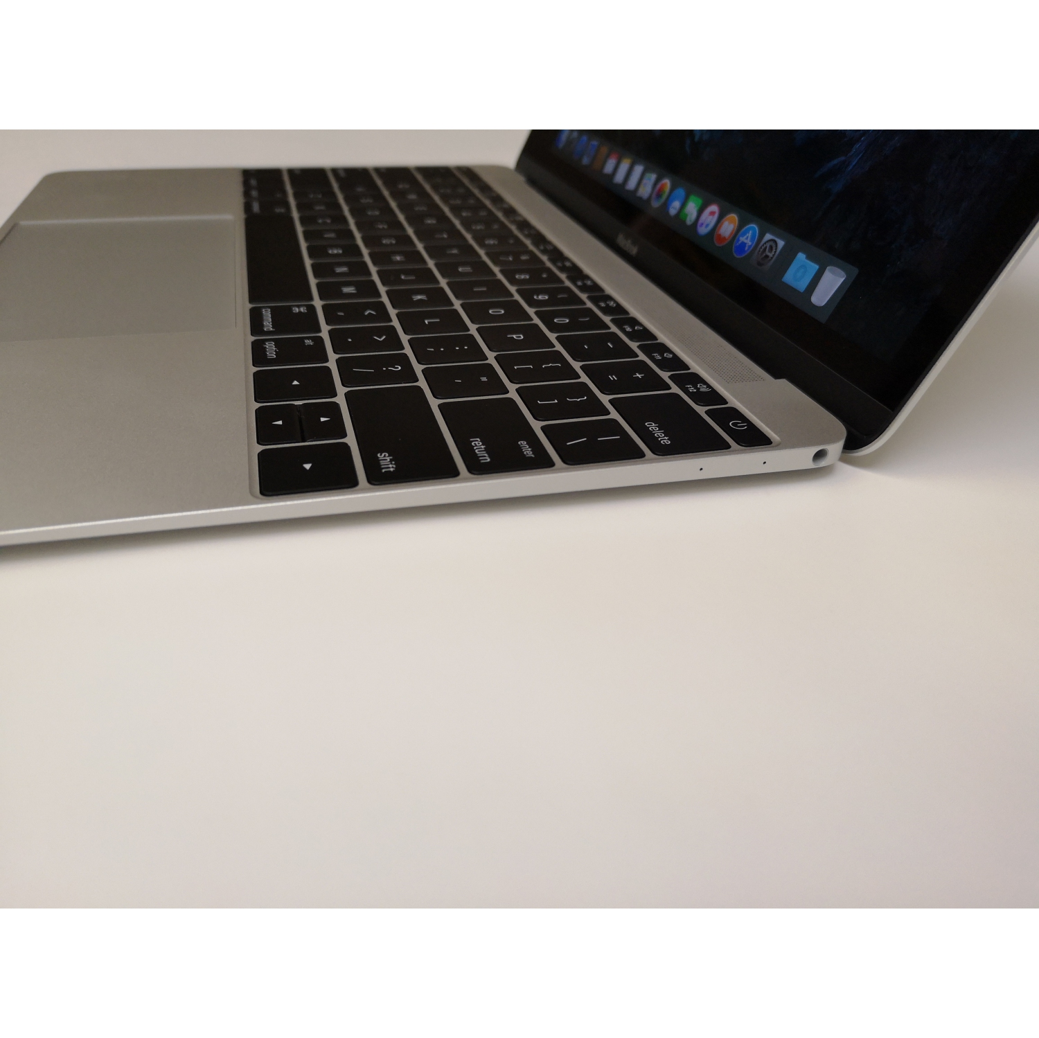 Apple Macbook Retina 12 Inch 17 Mnyh2ll A 1 2ghz M3 8gb 256gb Silver Refurbished Grade A 10 10 Condition Best Buy Canada