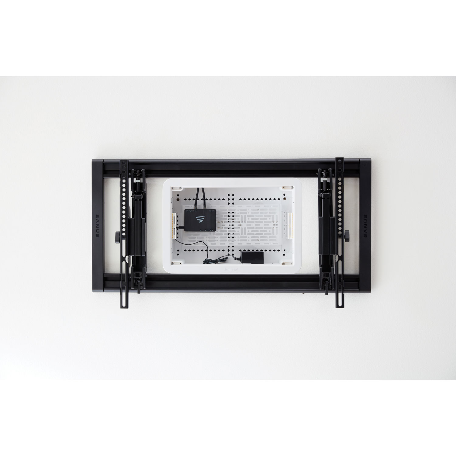 Support mural inclinable Advanced de Sanus pour téléviseur de 42 à 90 po