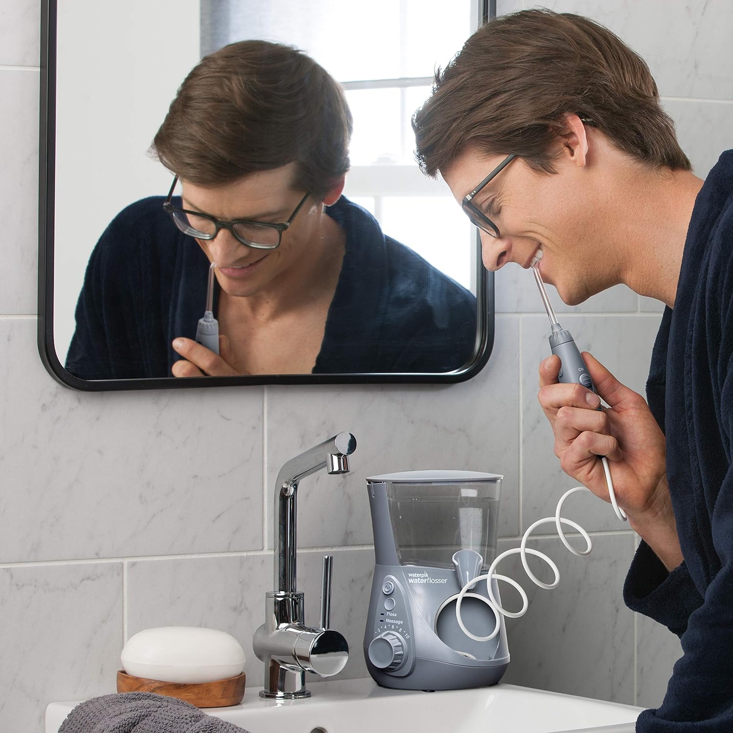 Arroseur de comptoir dentaire électrique Waterpik pour dents – Aquarius Professional, WP-667 Modern Grey