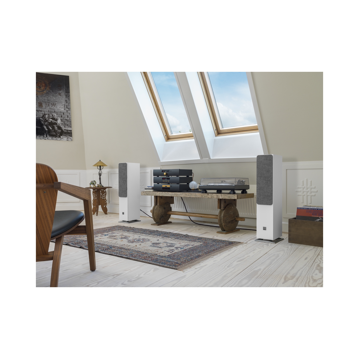 DALI Oberon 5 Floorstanding Speaker - White - Pair