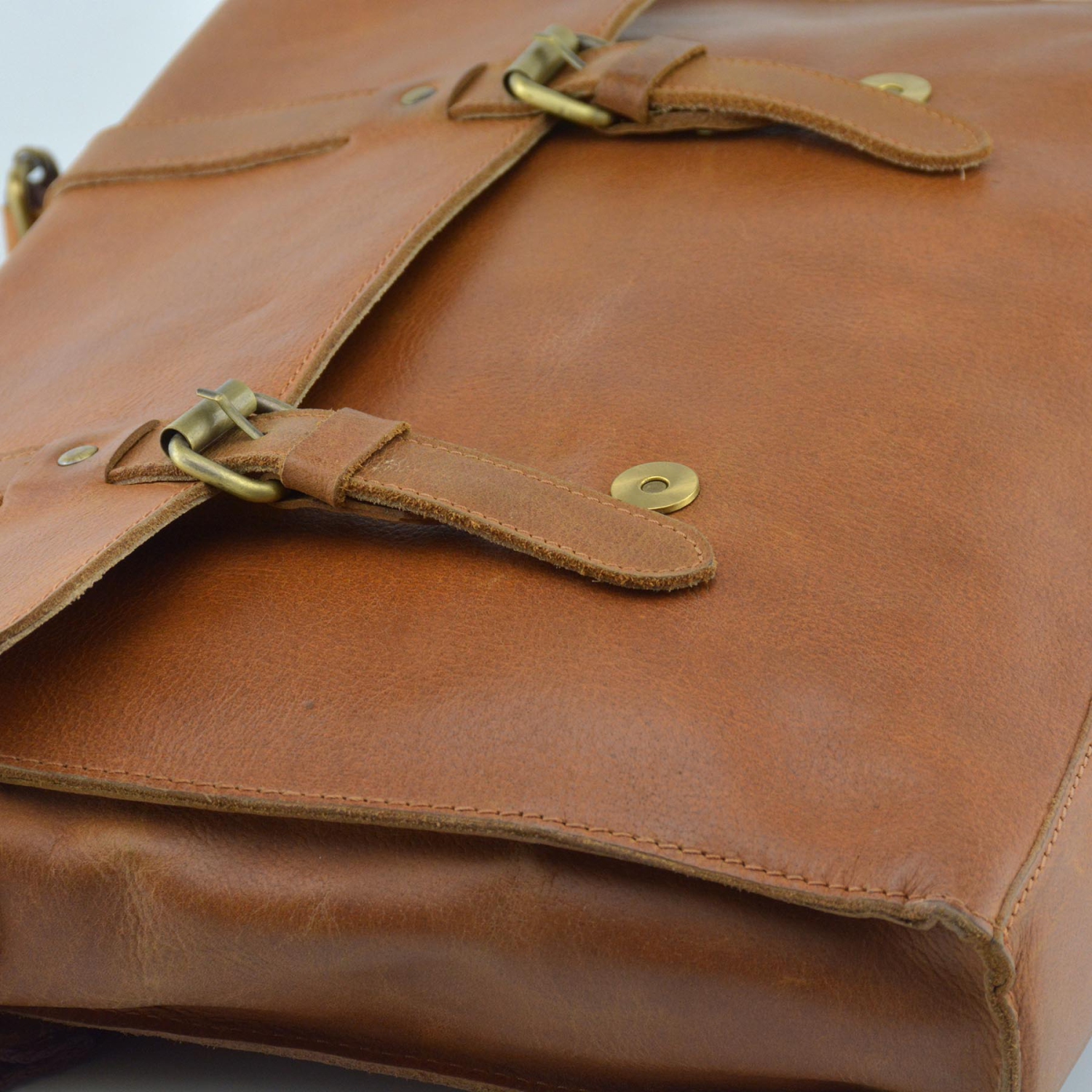 Exclusive Leather CA Mens Full Grain Leather Messenger Bag 14" - Brown