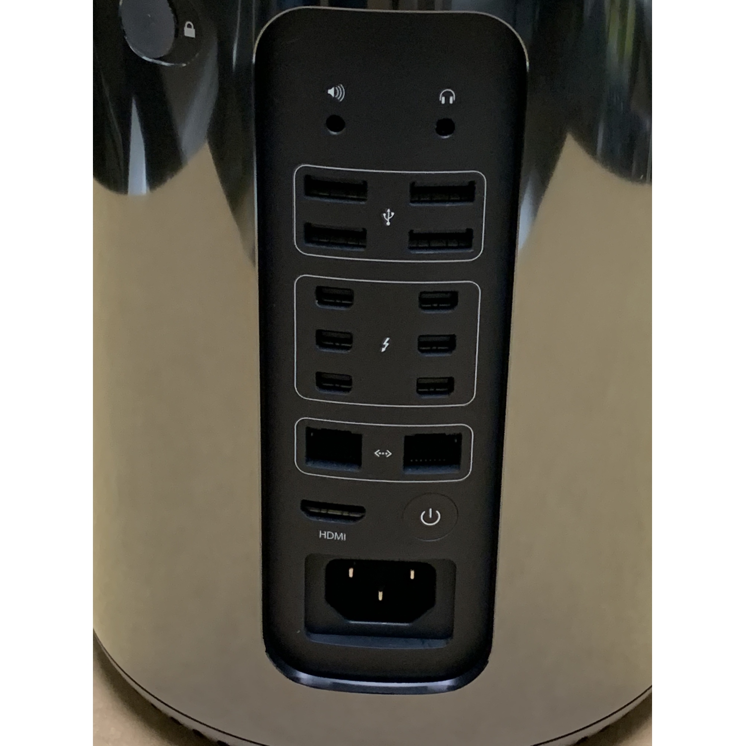 Refurbished - Apple Mac Pro Late 2013 MD878LL/A Desktop Computer 3.5Ghz 6-Core 16GB 256GB SSD Refurbished Grade A+ 10/10 Condition
