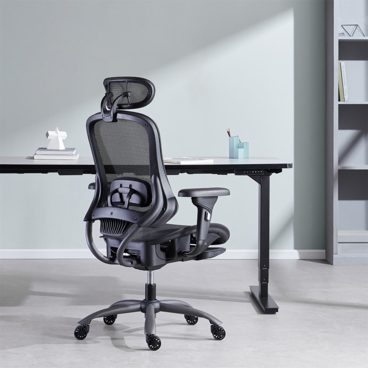 Luxury Ergonomic Office Chair with Headrest and Footrest, Manager and Executive Task Chair Computer Desk Chair Supports up to 275 lbs