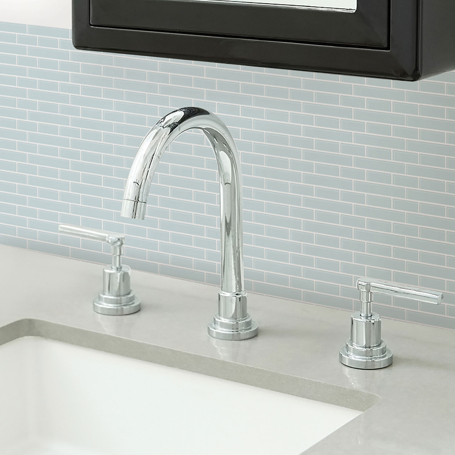 Tuiles de dosseret autocollantes Sea Glass d'InHome - Bleu