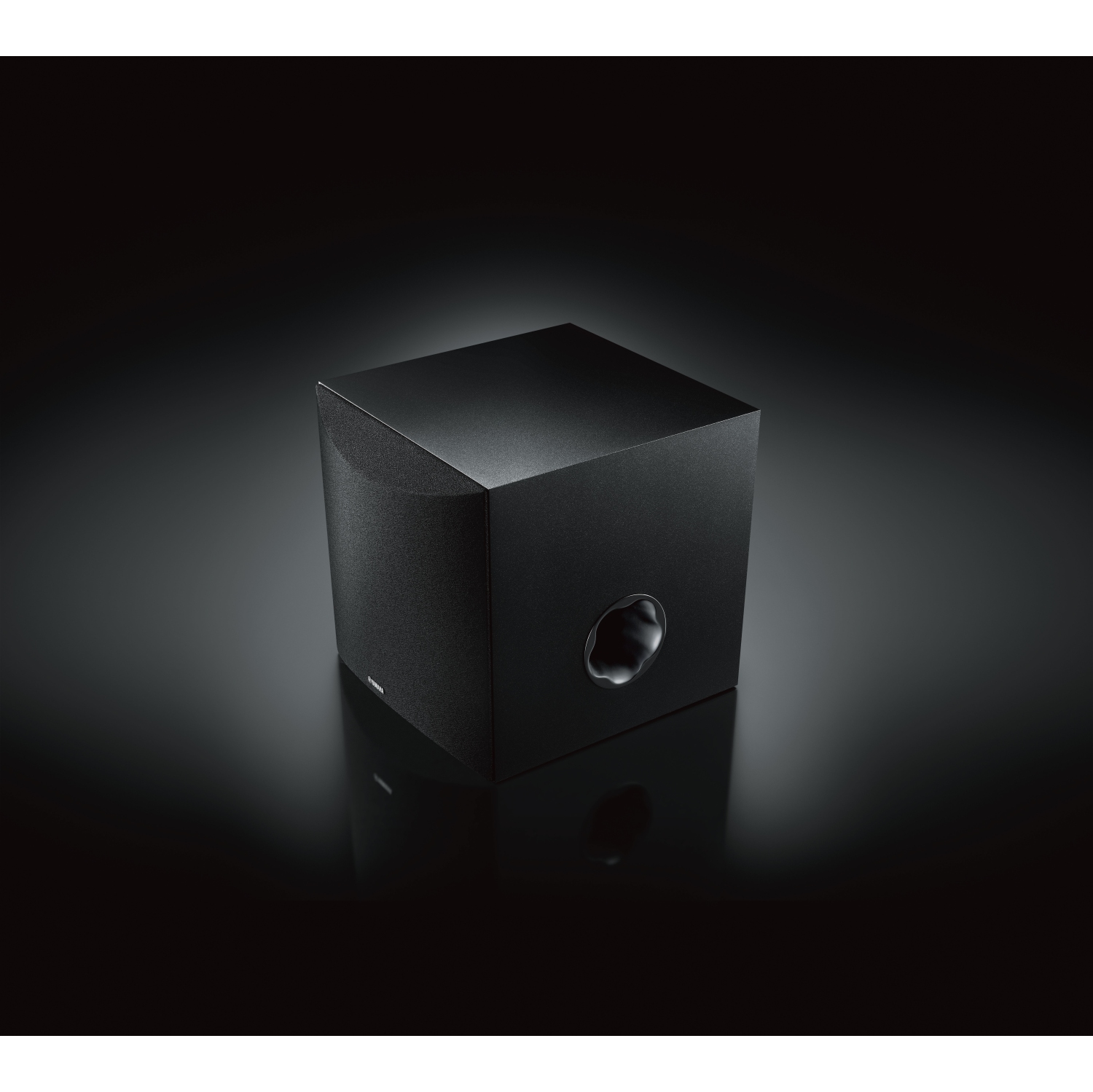 Yamaha 8" 100W Powered Subwoofer Black